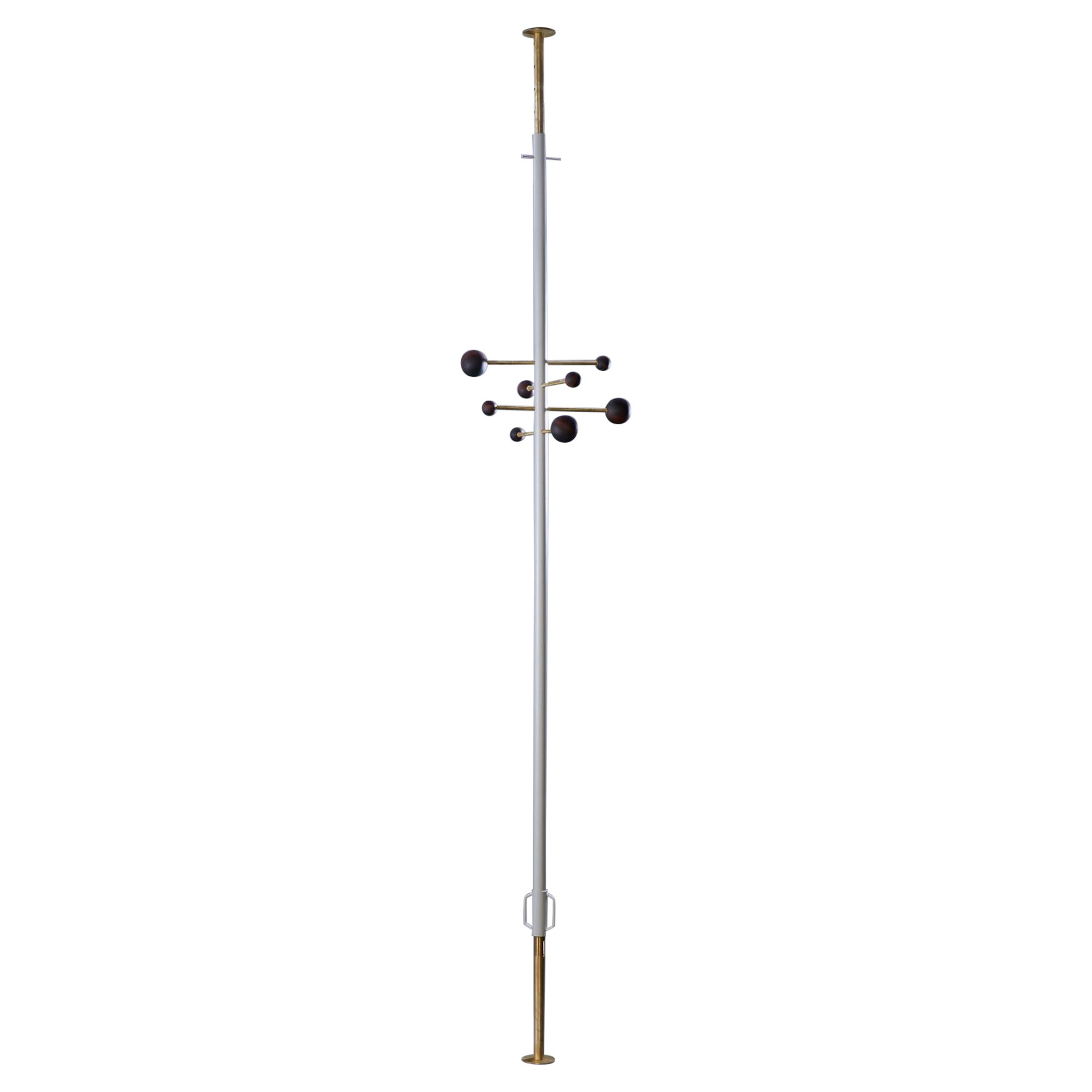 Modern coat hanger 'PUNTELLO' sky-earth structure in gray iron and brass For Sale