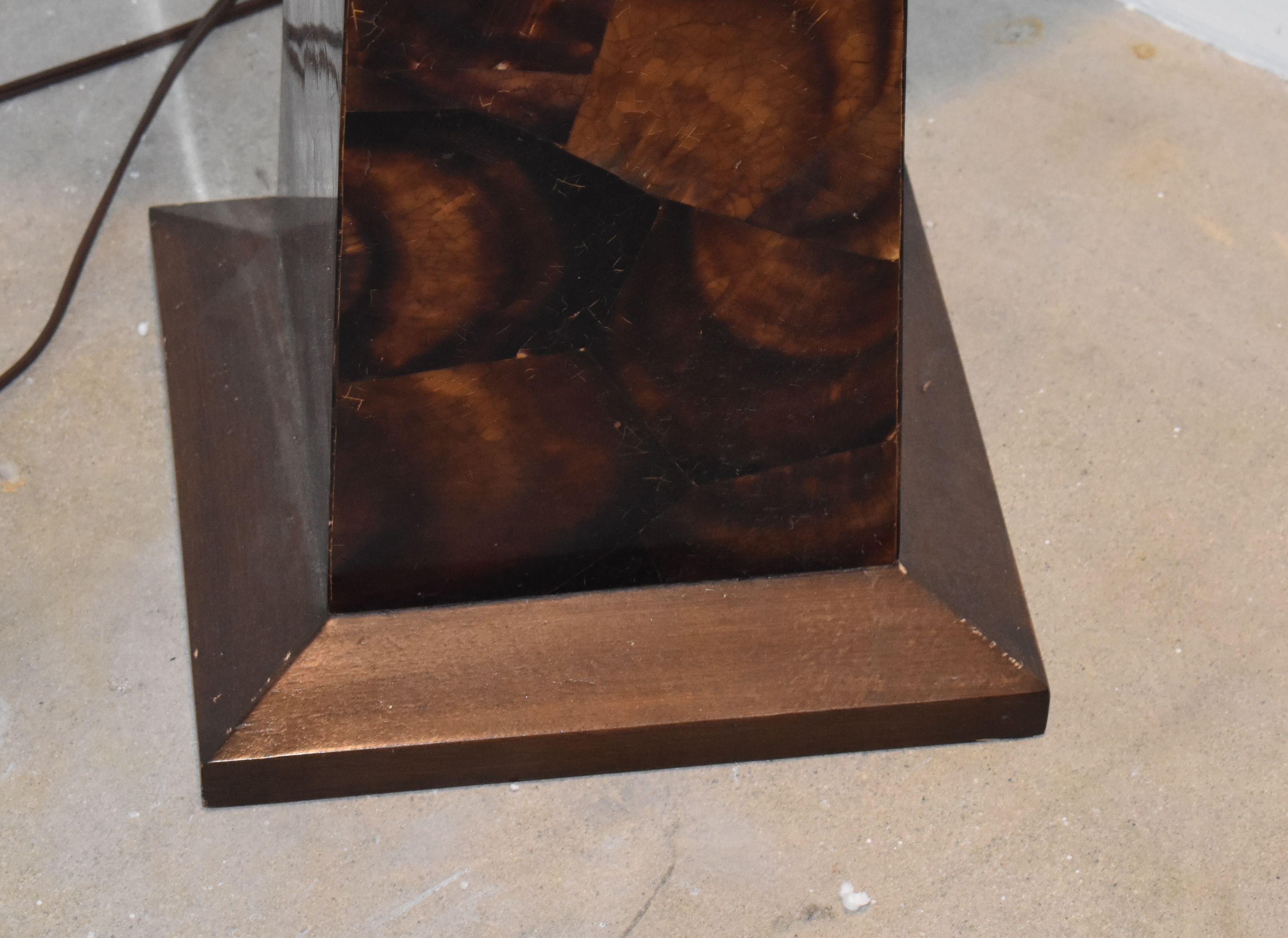 Lampadaire moderne incrusté de coquillages de noix de coco en vente 4
