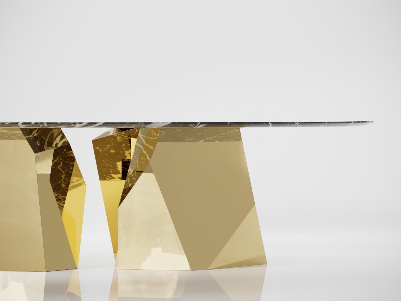 British Modern Coffee Table in Marble & Gold Finishing For Sale