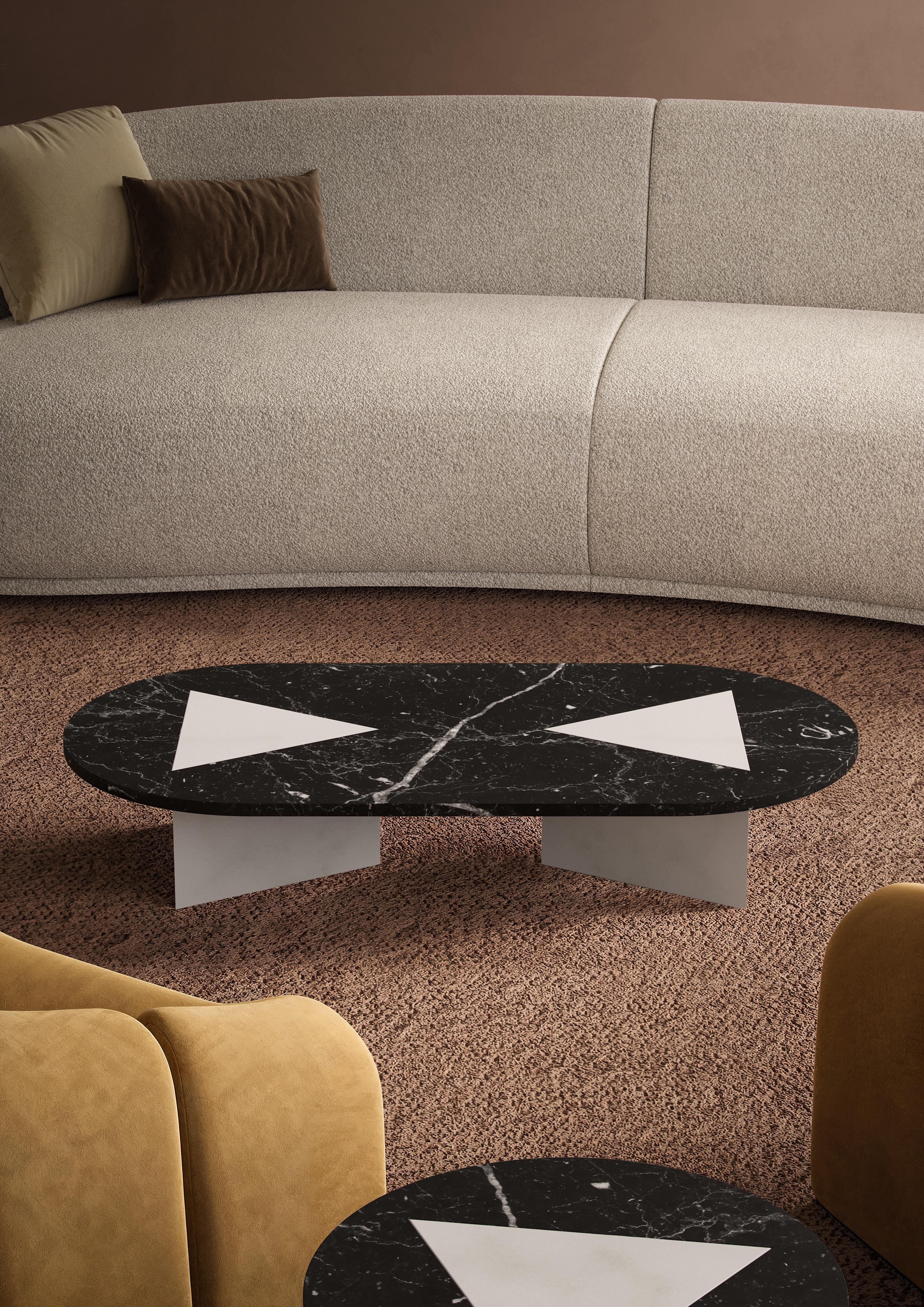 Mesa de centro en Marquinia negra y Michelangelo blanco y mármol 
Tamaño: 120 x 60 x 23 cm. - 47,2 x 23,6 x 9 pulg. 

Nombre comercial: Nysa L - Mesa Cofeee de mármol Negro Marquinia y Blanco Michelangelo, Colección Attis del diseñador/arquitecto