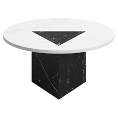 Mesa de centro moderna M de mármol blanco y negro, Diseñador Lorenzo Zaccarin
