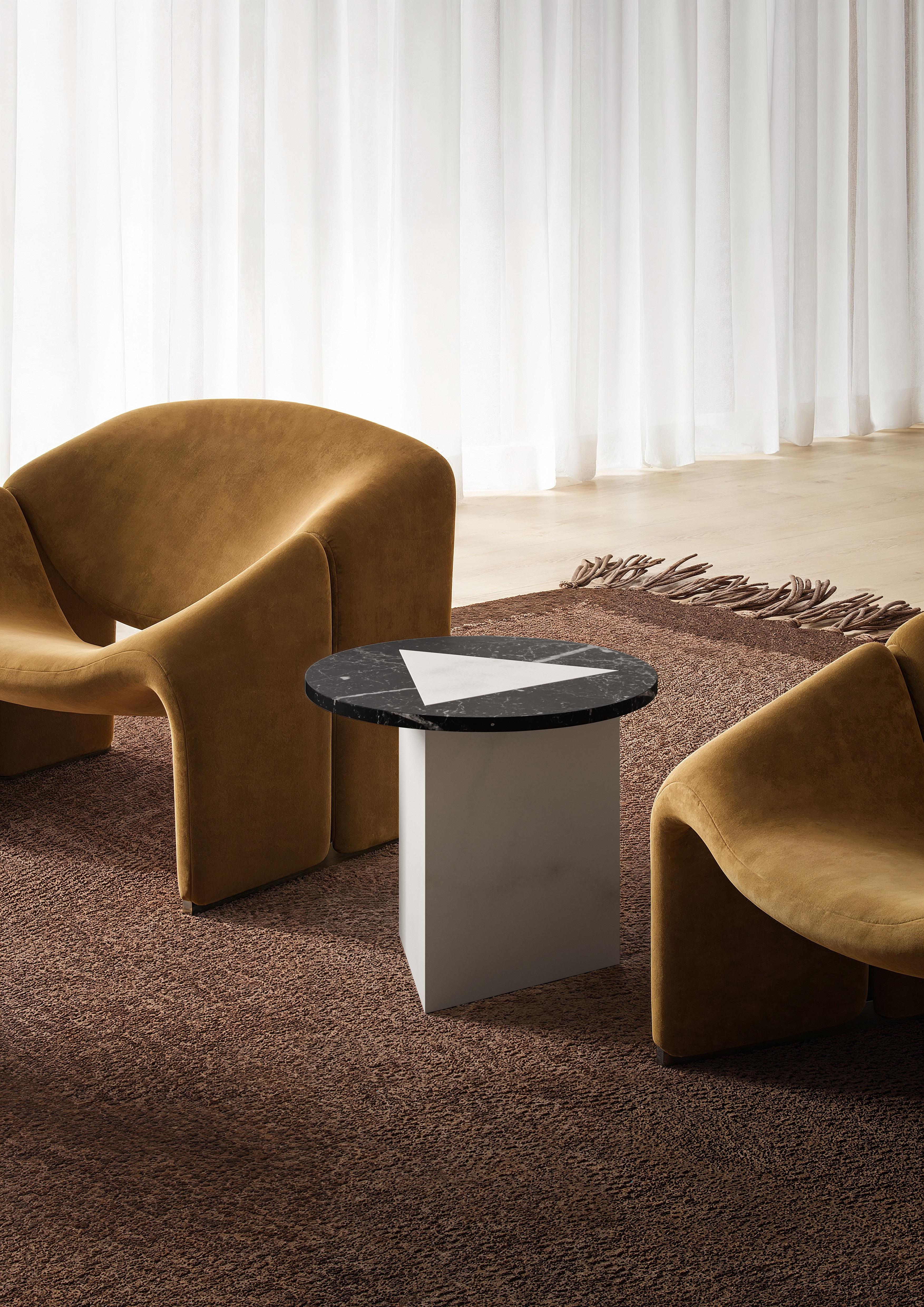 Tavolino da caffè in marmo Whiting Michelangelo e Nero Michelangelo 
Dimensioni: ⌀ 50 x 43 cm. - ⌀ 19,7 x 16,9 pollici. 

Nome commerciale: Nysa S - Tavolino in marmo S.S. White e Marquinia Black, Collezione Attis del designer/architetto italiano