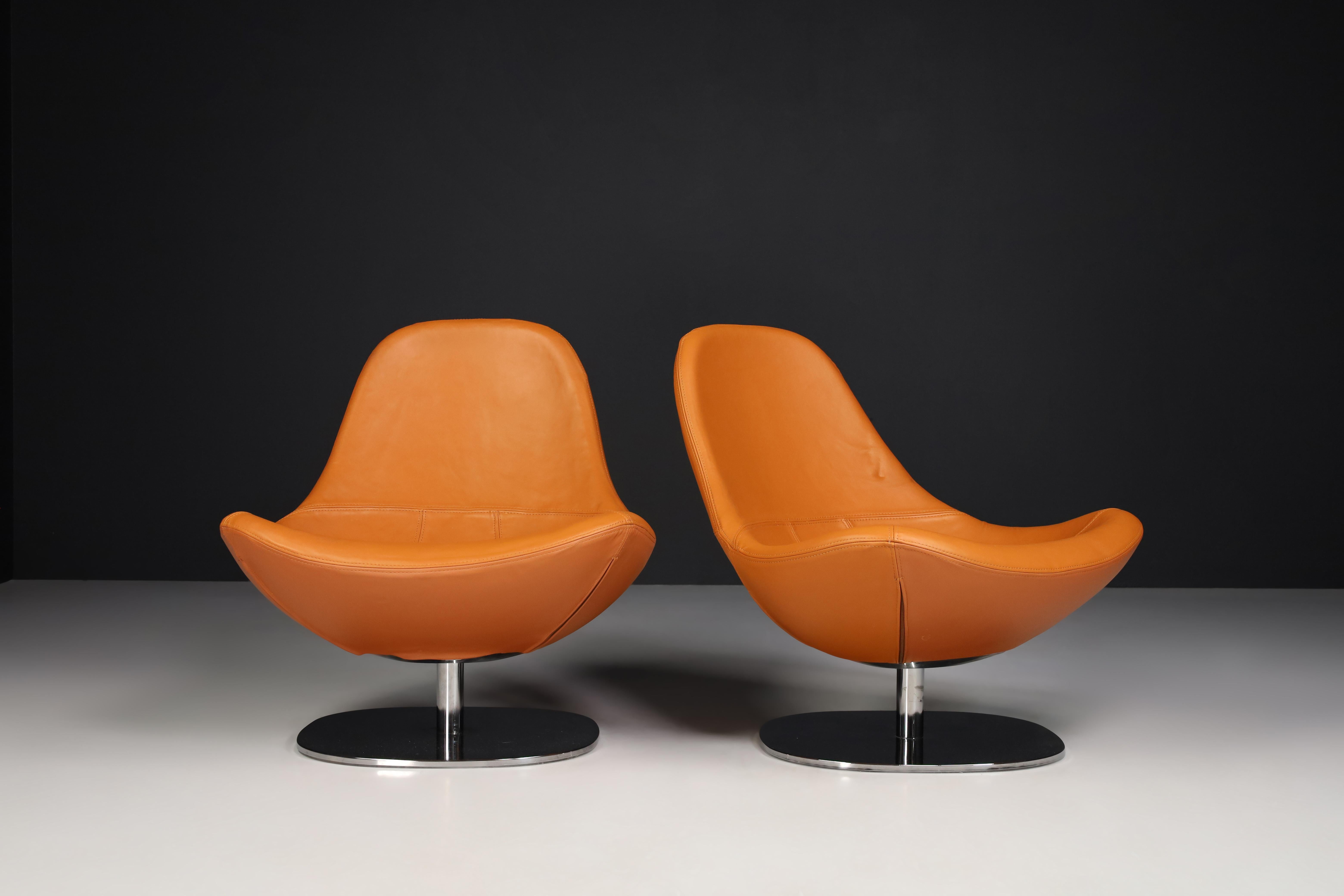 Modern Cognac Leather Swivel Lounge Chairs, Italy, 1970s  In Good Condition In Almelo, NL