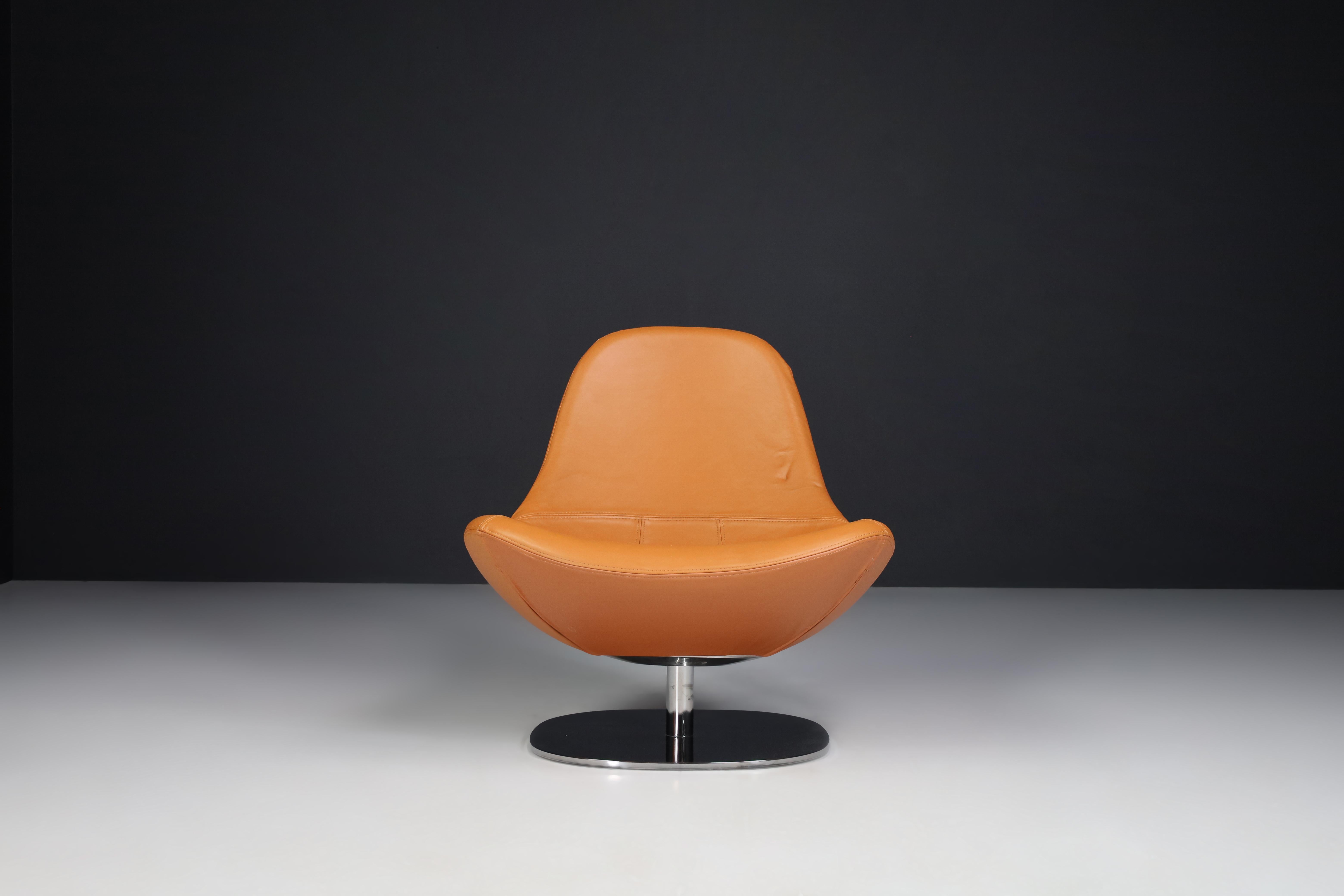 20th Century Modern Cognac Leather Swivel Lounge Chairs, Italy, 1970s 