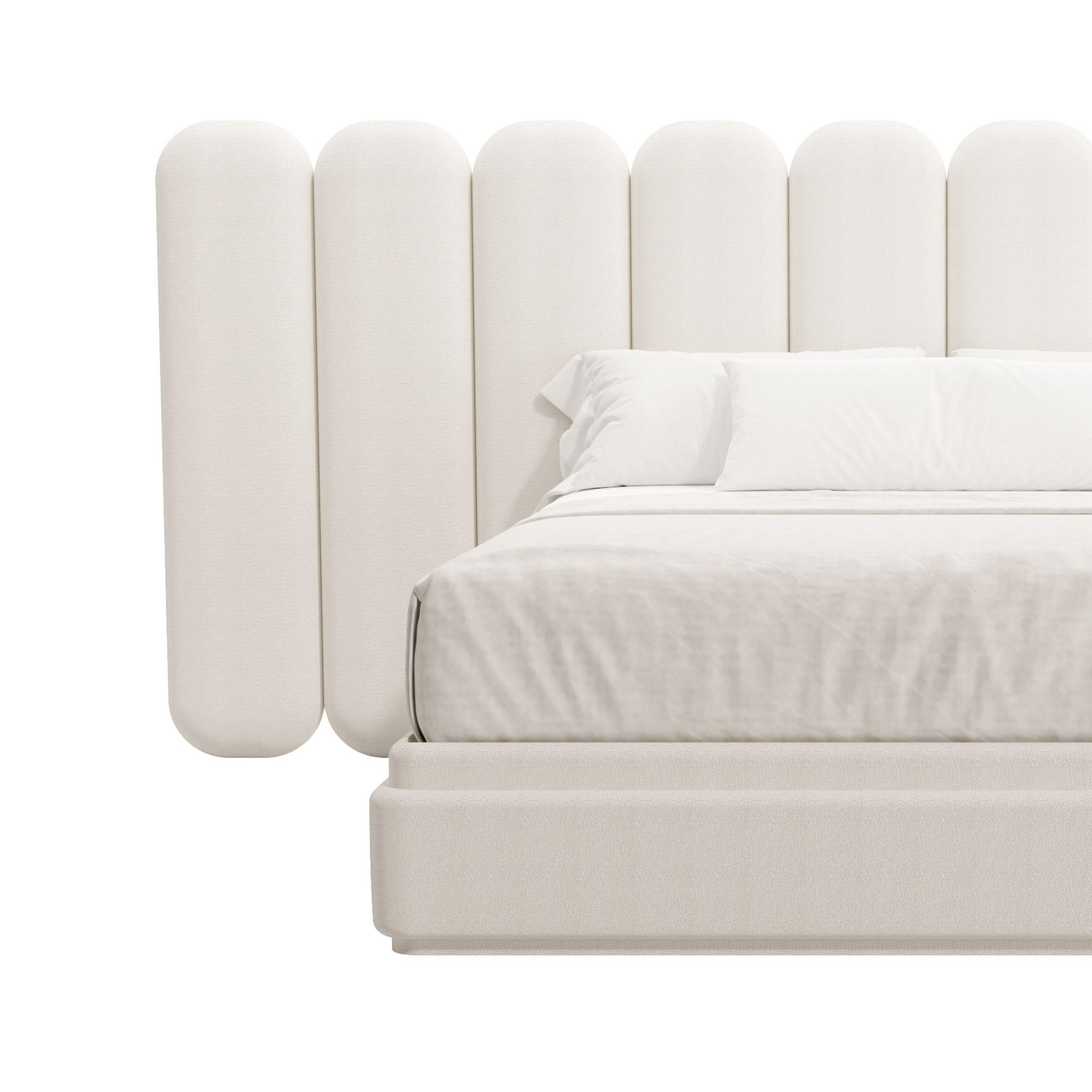 Fait main Modern COLLINE Lit King entièrement capitonné en vente