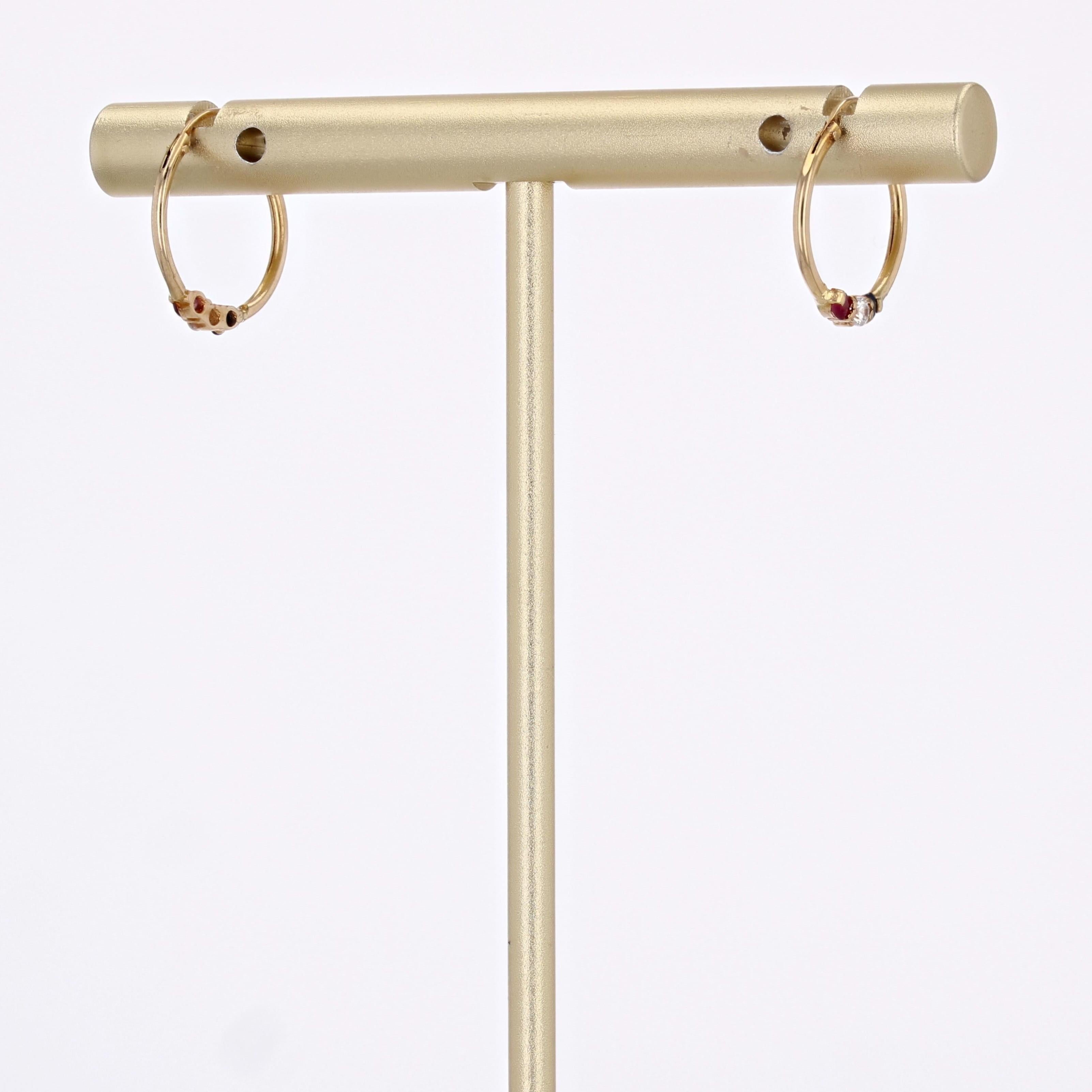 Taille ronde Créole moderne en or jaune 18 carats et saphirs de couleur en vente