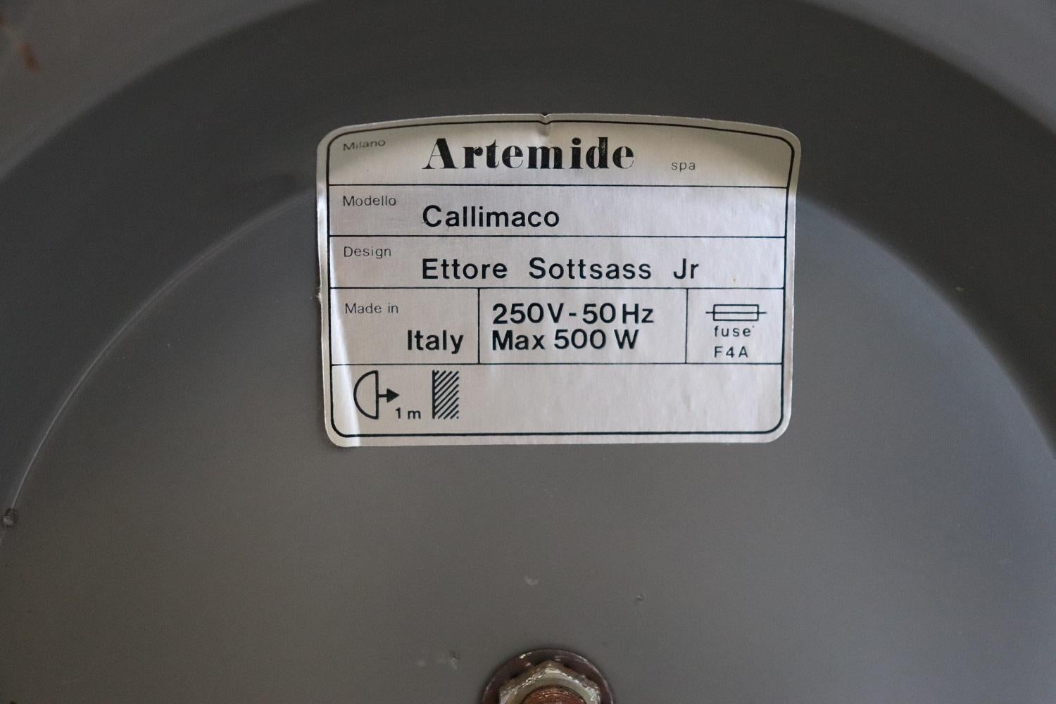 Lampadaire Callimaco moderne en acier coloré de Sottsass pour Artemide des années 1980 en vente 3