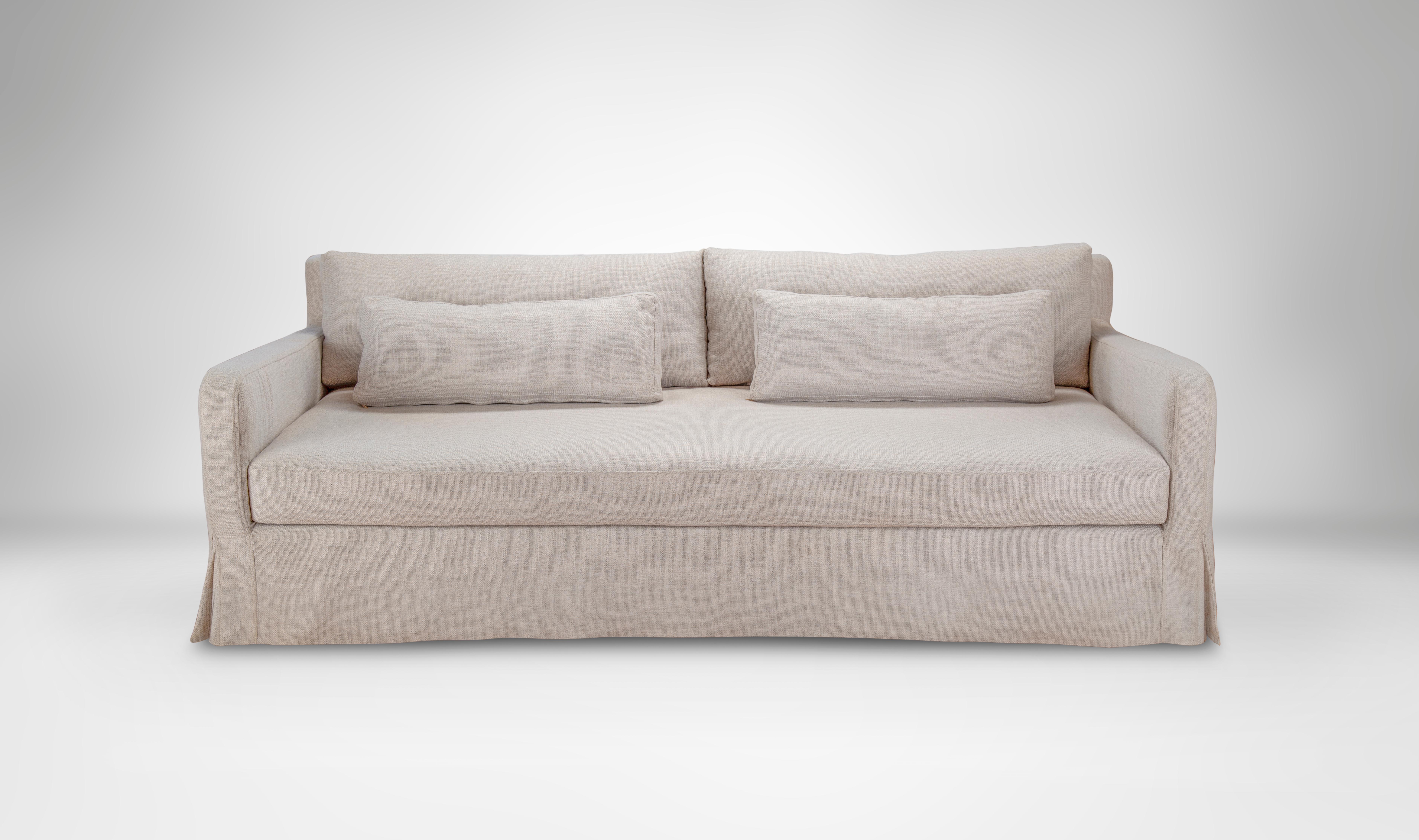 Modern Comfortable Slip-on 3-Seater Sofa with Double Stitching and Foam Filling In New Condition For Sale In Cairo, EG