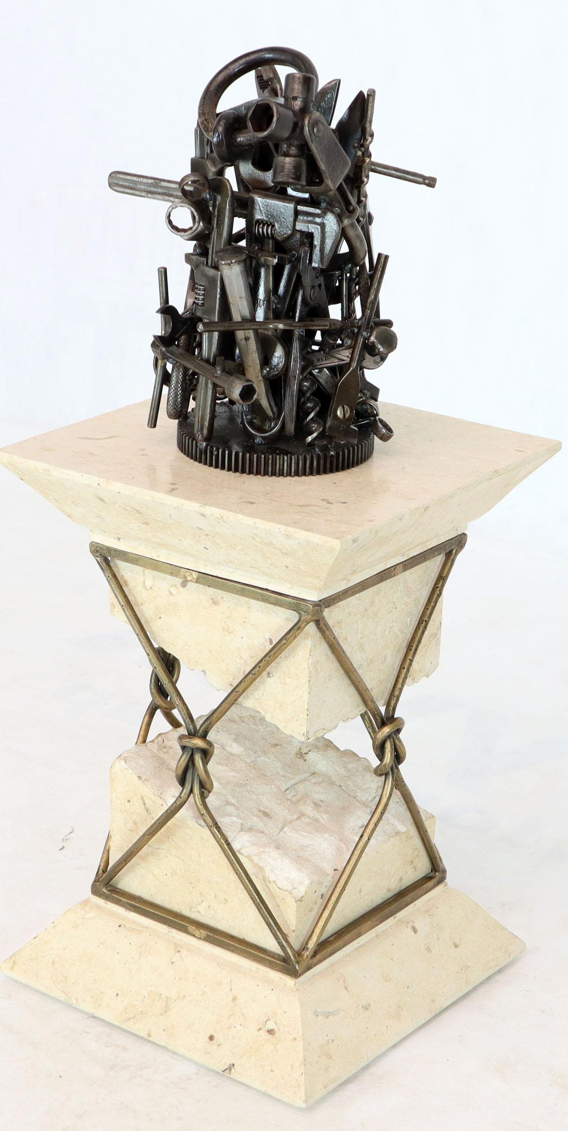 Mid-Century Modern Sculpture de groupe d'outils complexes modernes et complexes outils soudés en vente