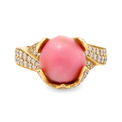 Bague moderne en or jaune 18 carats avec perles de conque et diamants