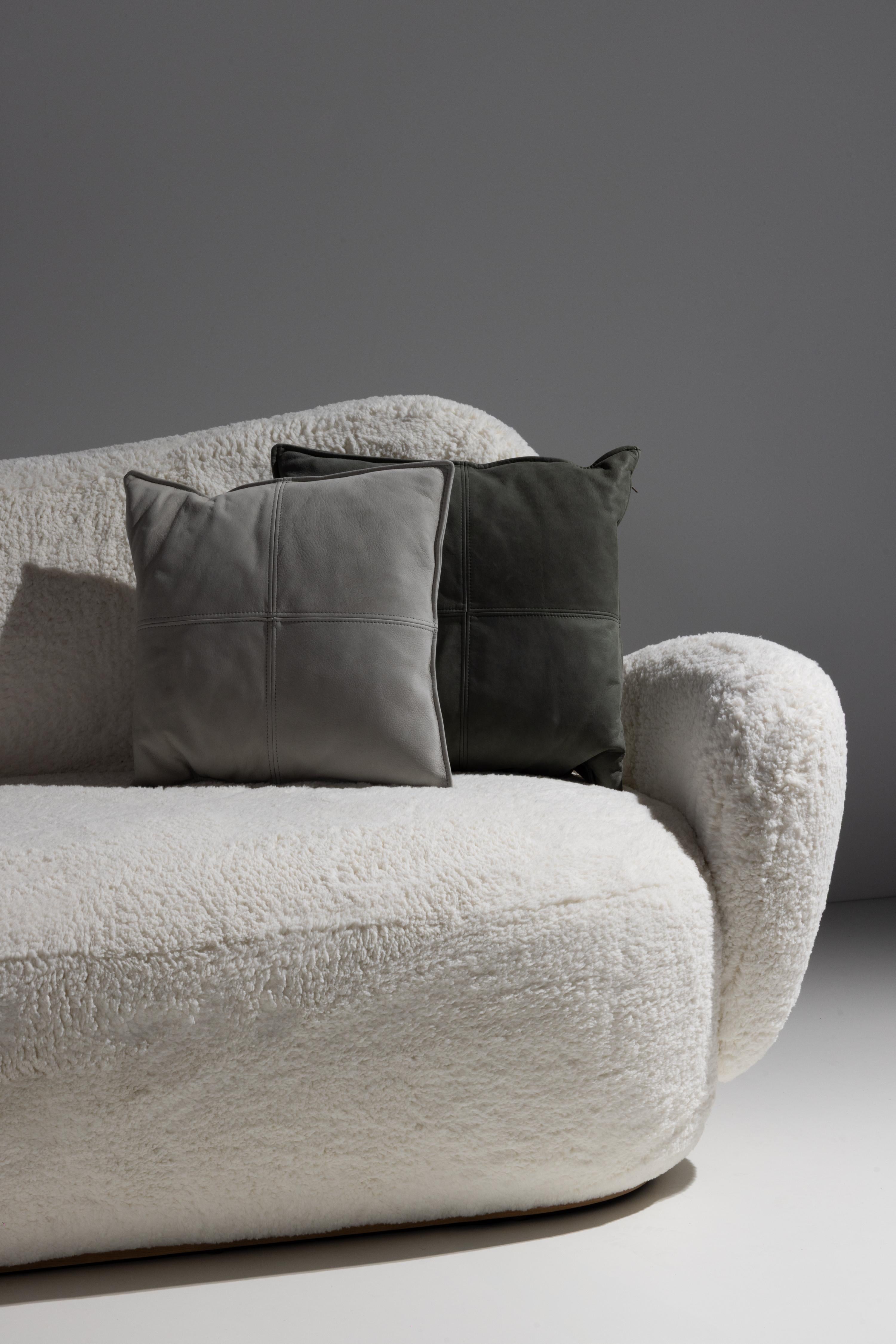 The Moderns Conchula Curved Sofa, Ivory Bouclé, Handmade in Portugal by Greenapple en vente 9