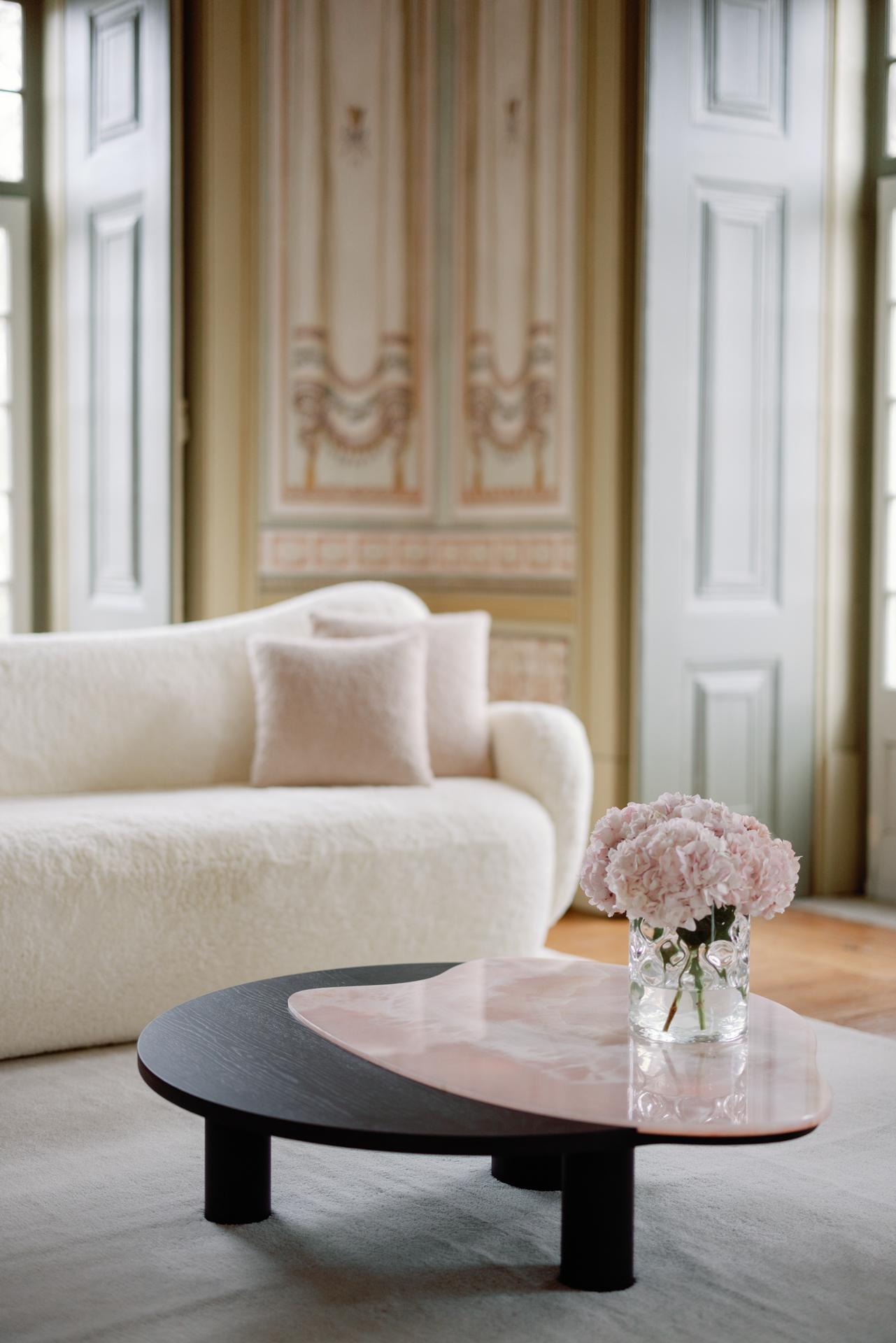 The Moderns Conchula Curved Sofa, Ivory Bouclé, Handmade in Portugal by Greenapple Neuf - En vente à Lisboa, PT