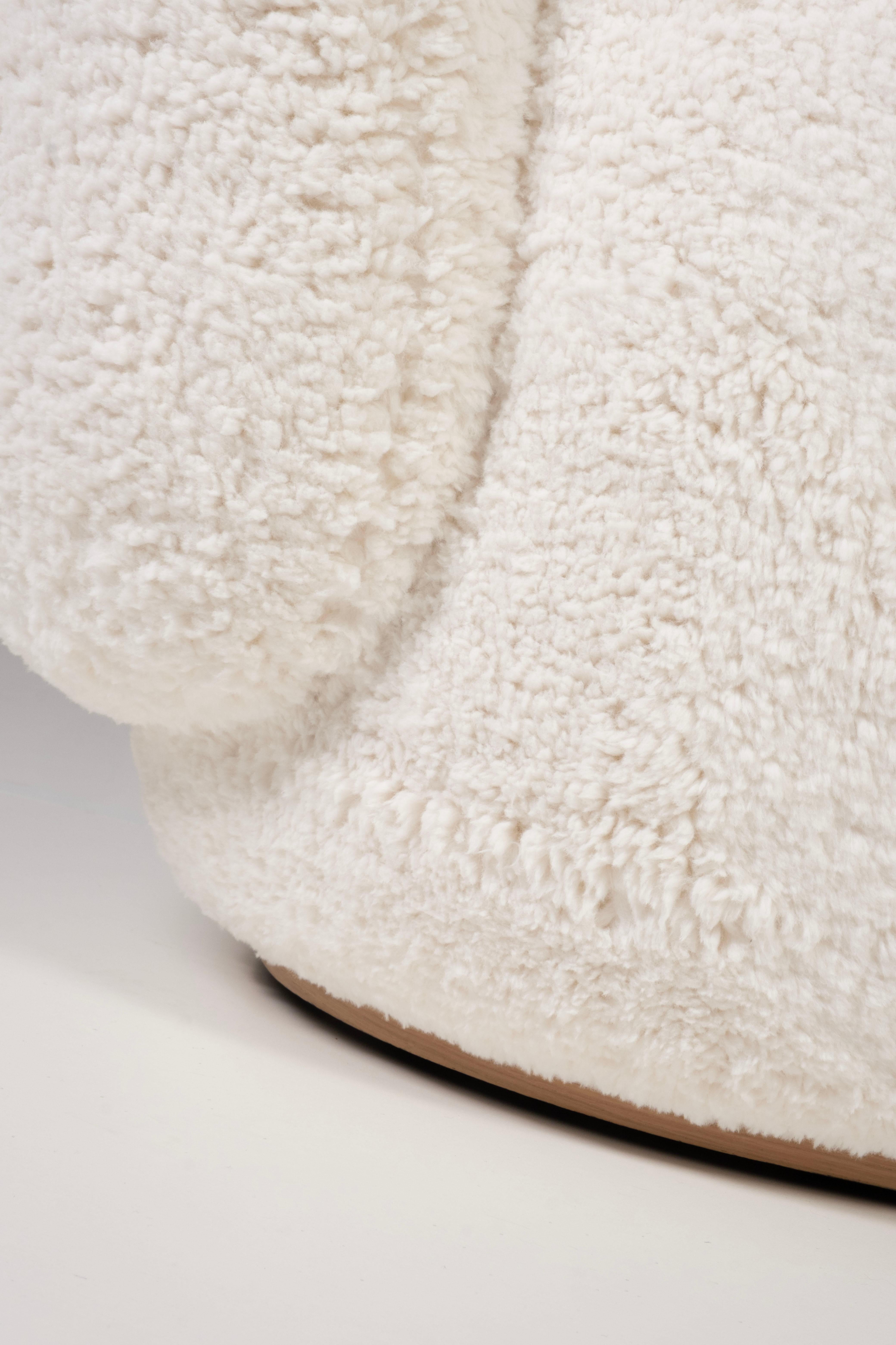The Moderns Conchula Curved Sofa, Ivory Bouclé, Handmade in Portugal by Greenapple Neuf - En vente à Lisboa, PT