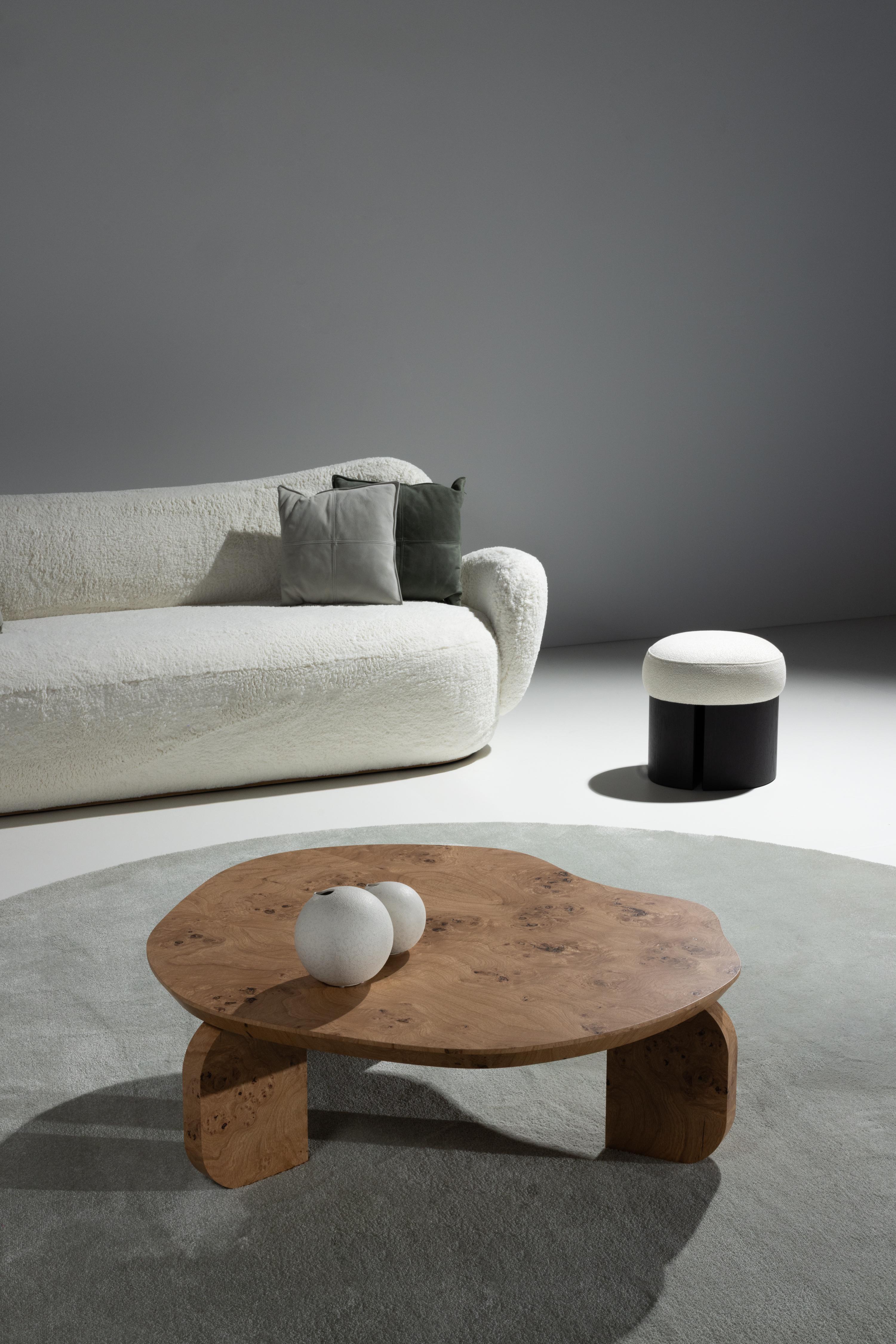 XXIe siècle et contemporain The Moderns Conchula Curved Sofa, Ivory Bouclé, Handmade in Portugal by Greenapple en vente