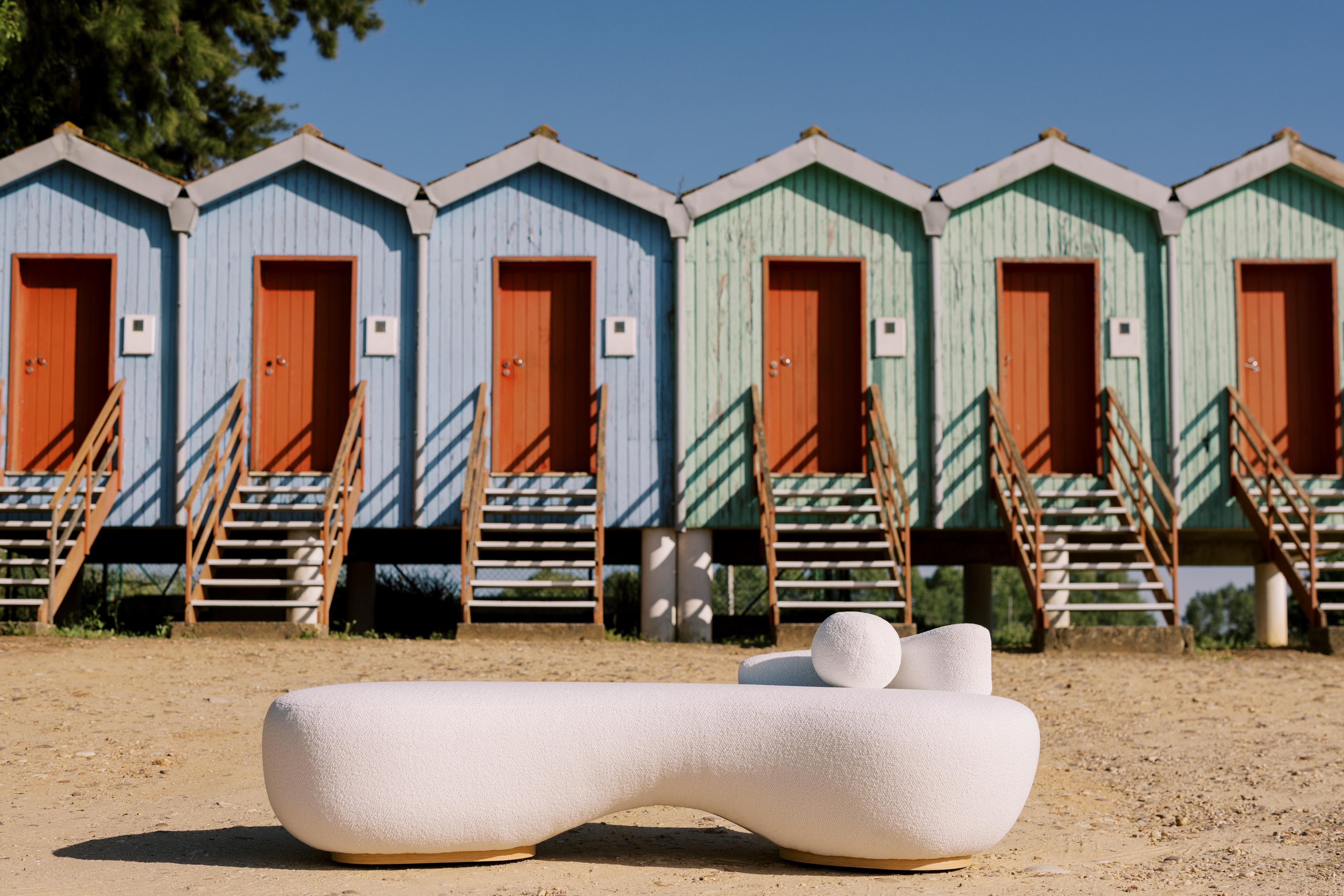 Conchula Day Bed, Contemporary Collection, Handcrafted in Portugal - Europe by Greenapple.

The Conchula daybed is a room-defining furniture piece, distinguished by its eye-catching silhouette. Designed to provide ultimate comfort for moments of