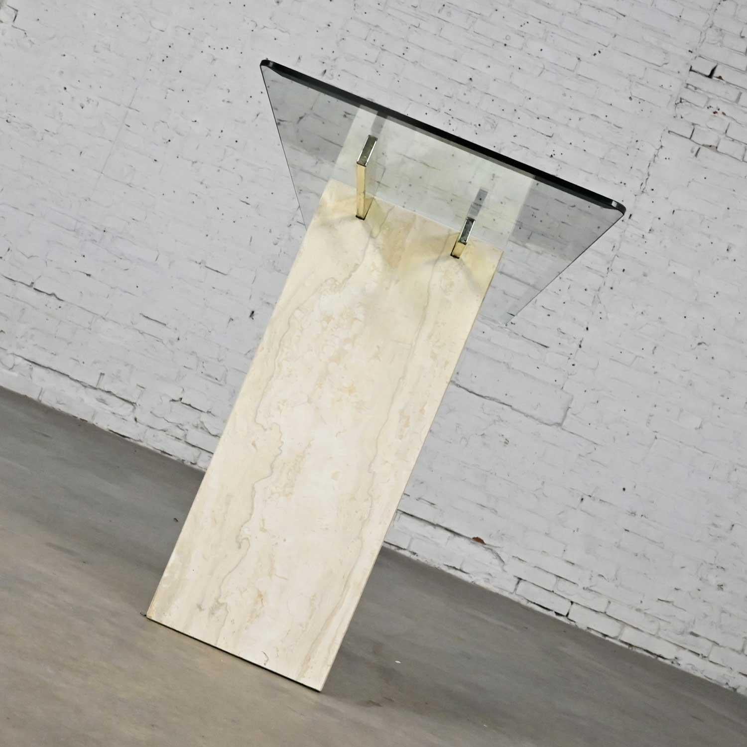Table console moderne en travertin et laiton avec plateau en verre style Artedi Bon état - En vente à Topeka, KS