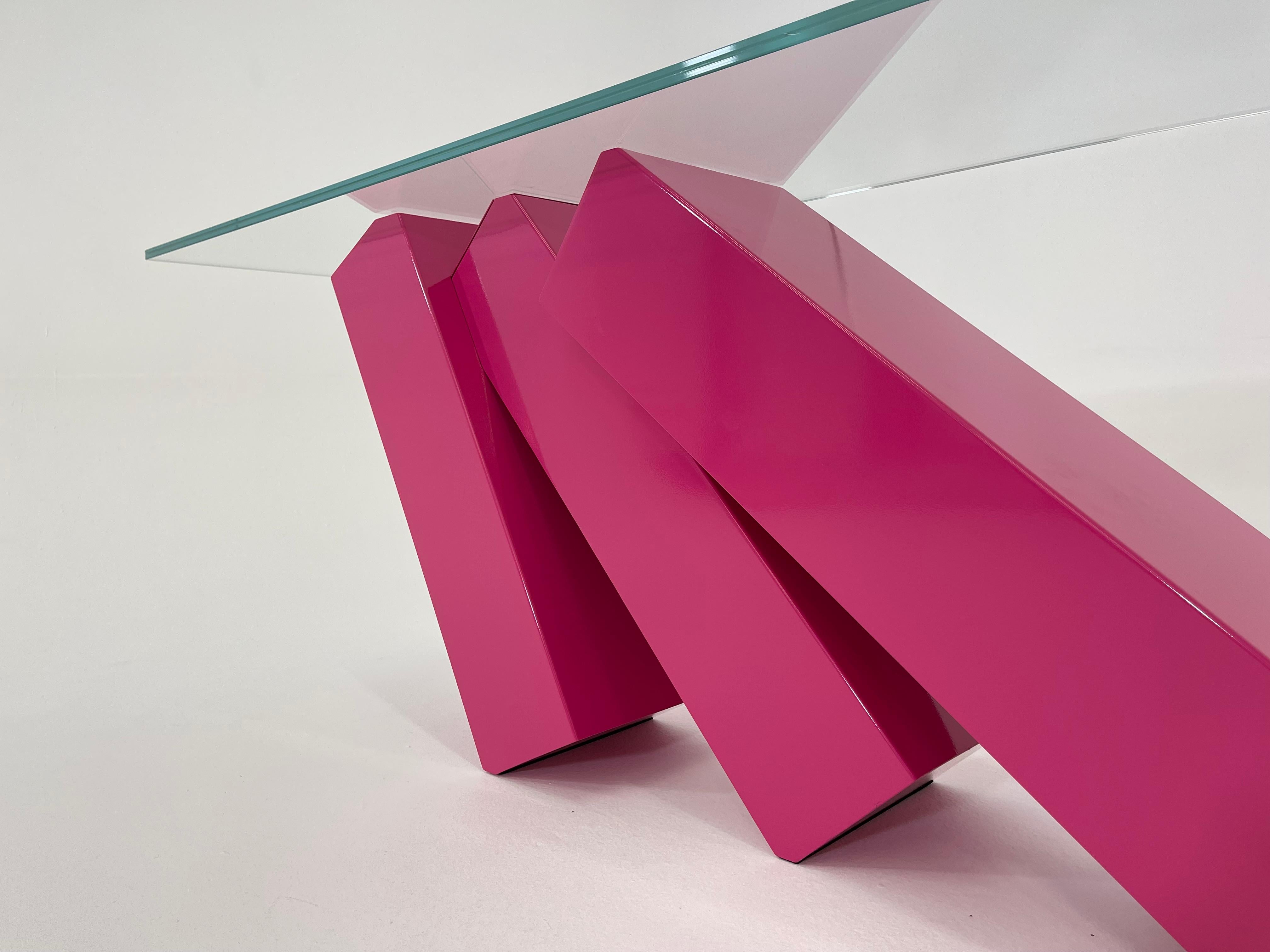 Britannique Table console moderne en acier coloré en vente