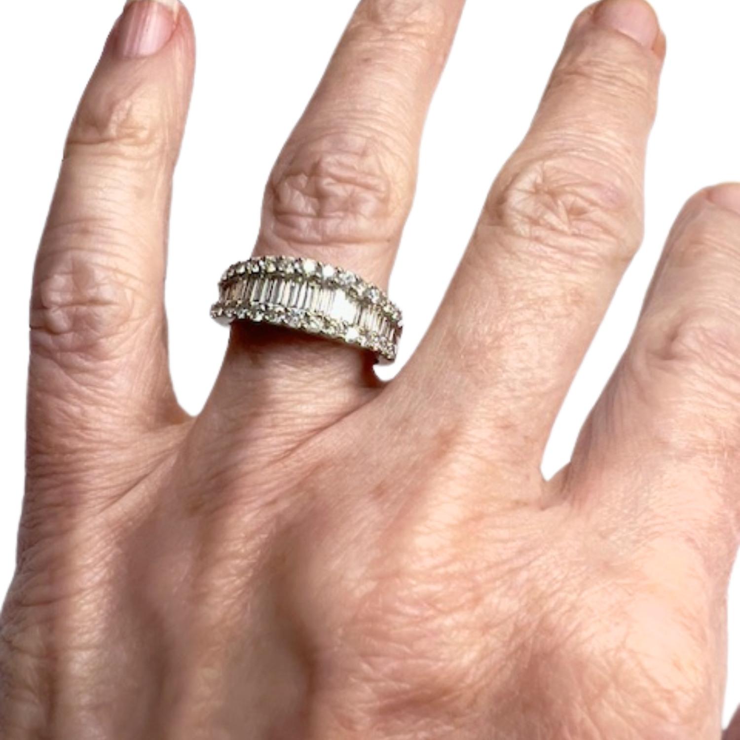 Women's Modern Contemporary 20th Century  1.62 ct Diamond White Gold 18K Ring