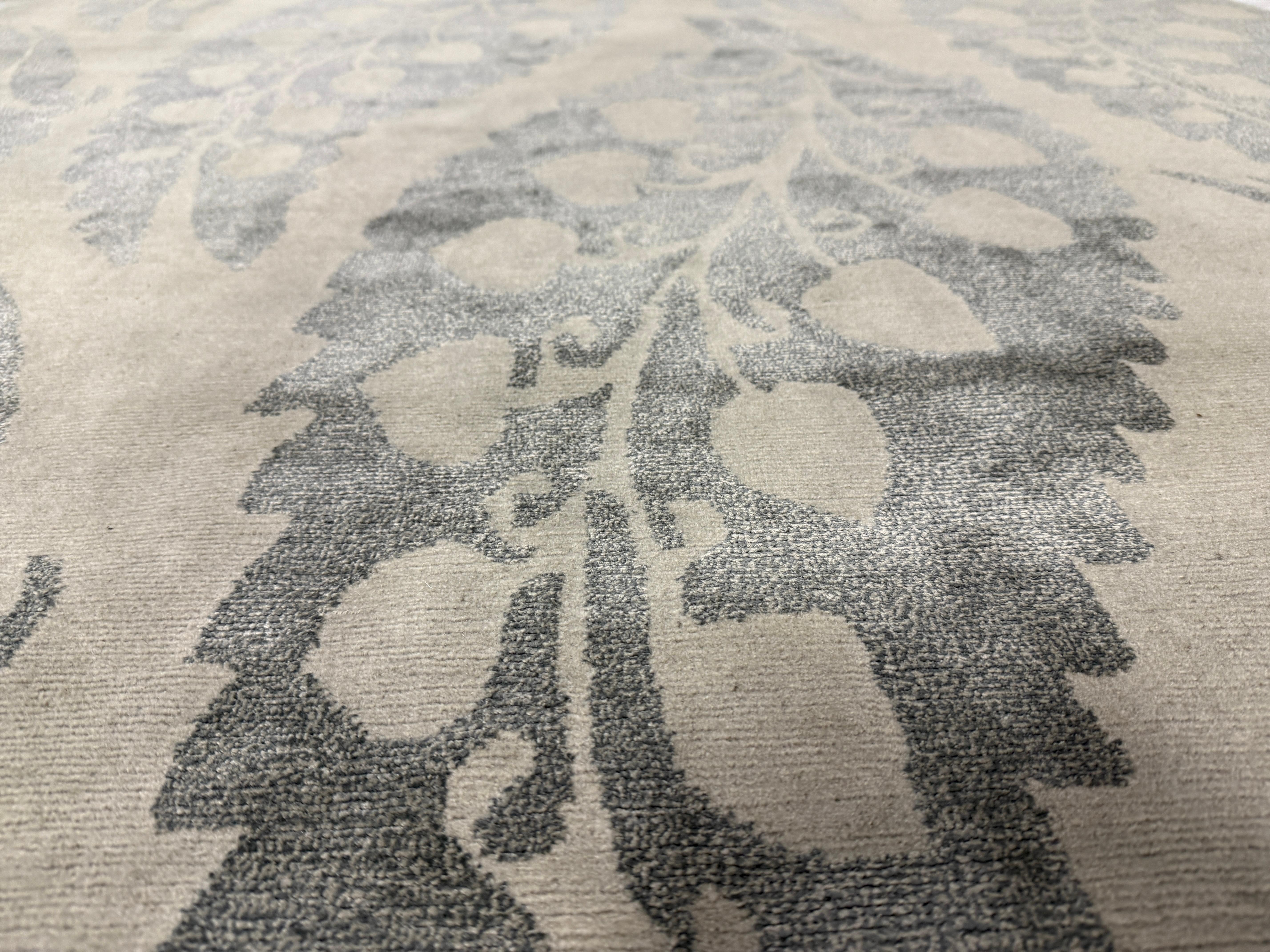 Noué à la main Tapis de zone Modernity Contemporary Gris Taupe, fait main en soie et laine, 