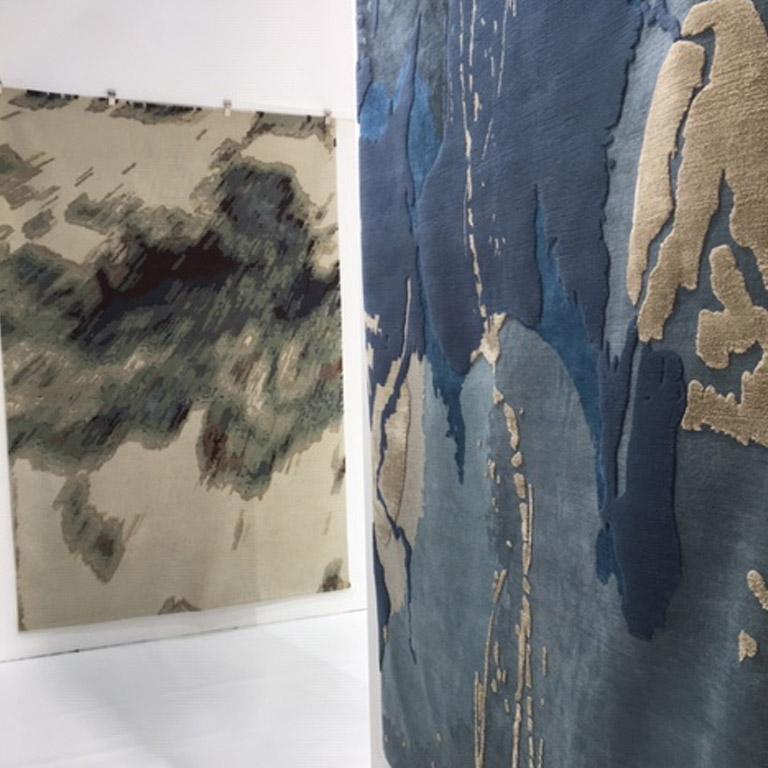 Abstrakter zeitgenössischer Teppich in Blau:: handgefertigt aus Seiden-Pashmina-Wolle:: 