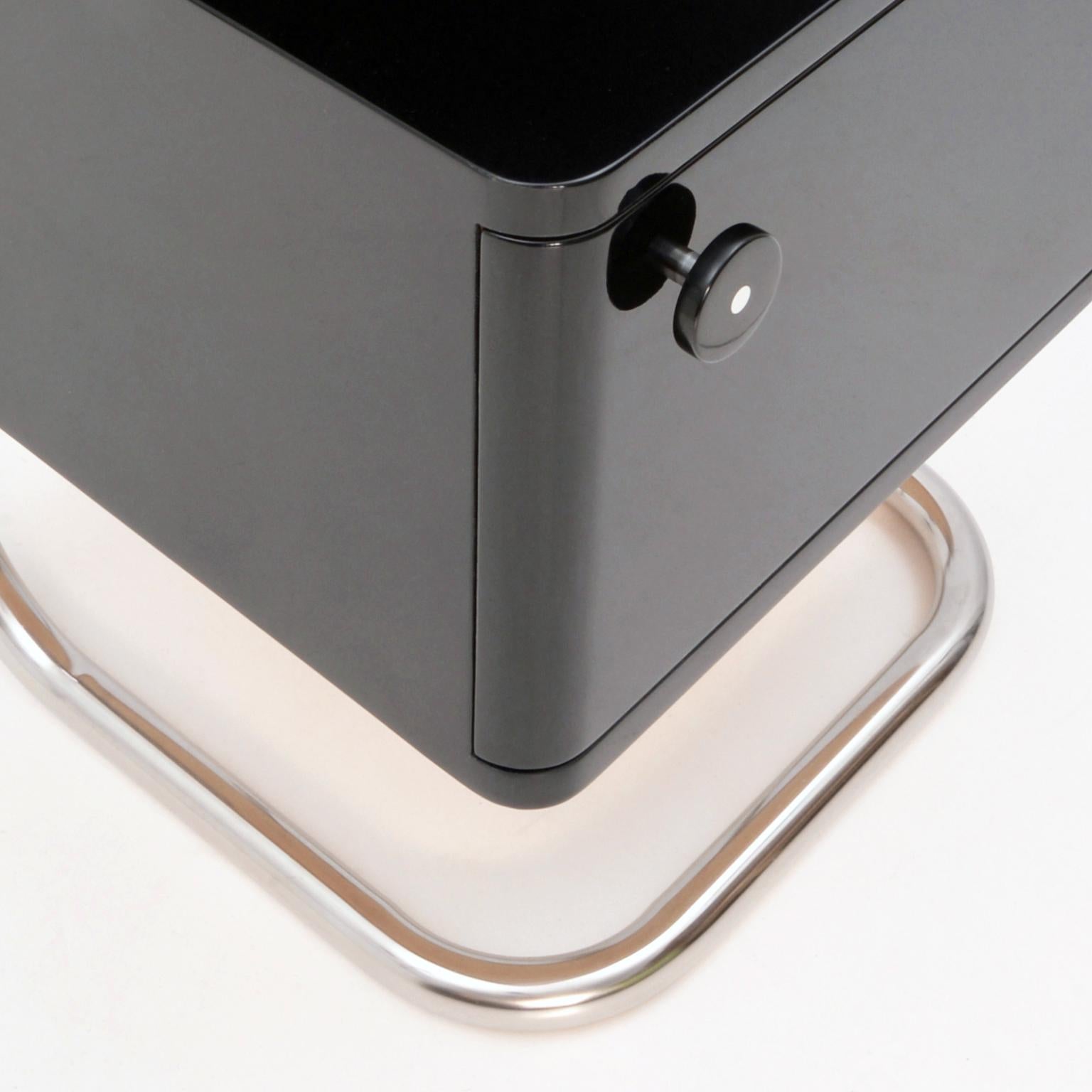 Meubles de chevet contemporains modernes, en Wood Wood laqué brillant, personnalisables en vente 2