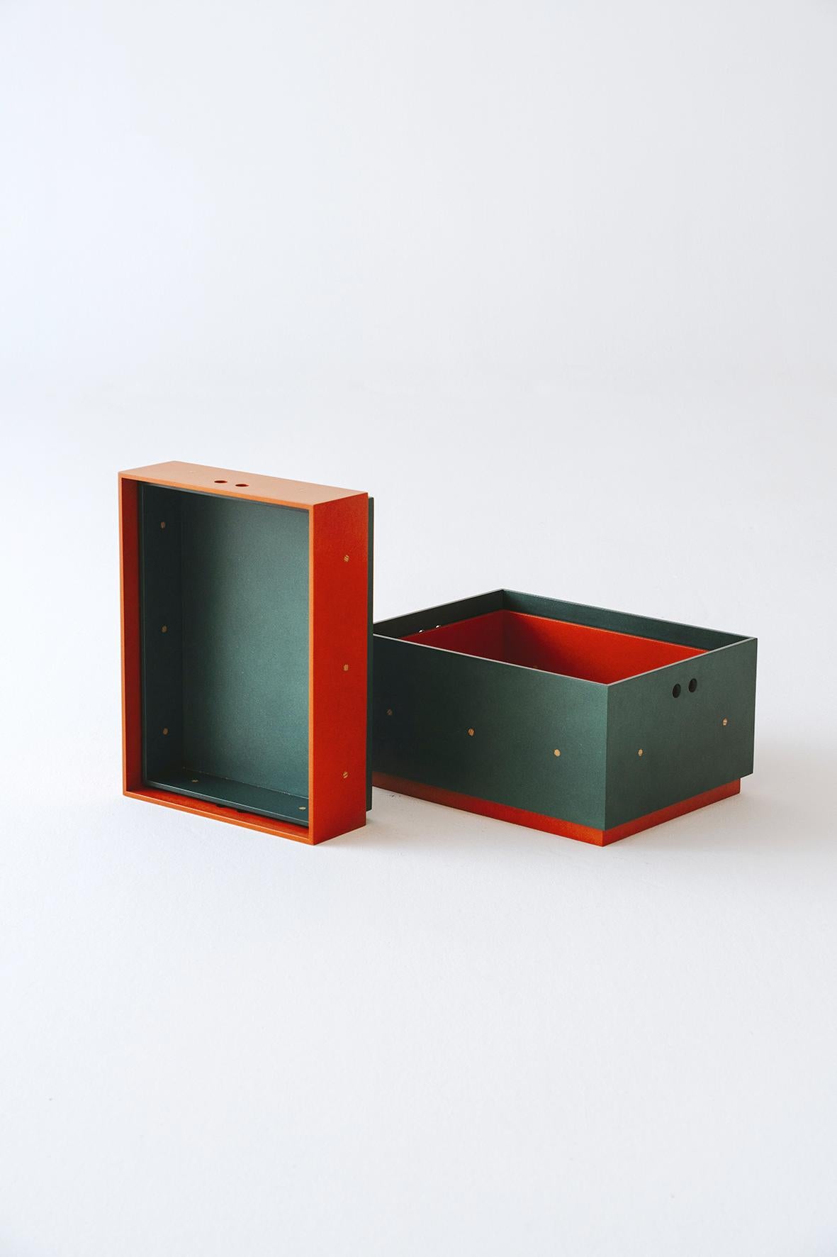 Espagnol Boîtes contemporaines modernes orange et verte Mdf de Marc Morro en vente