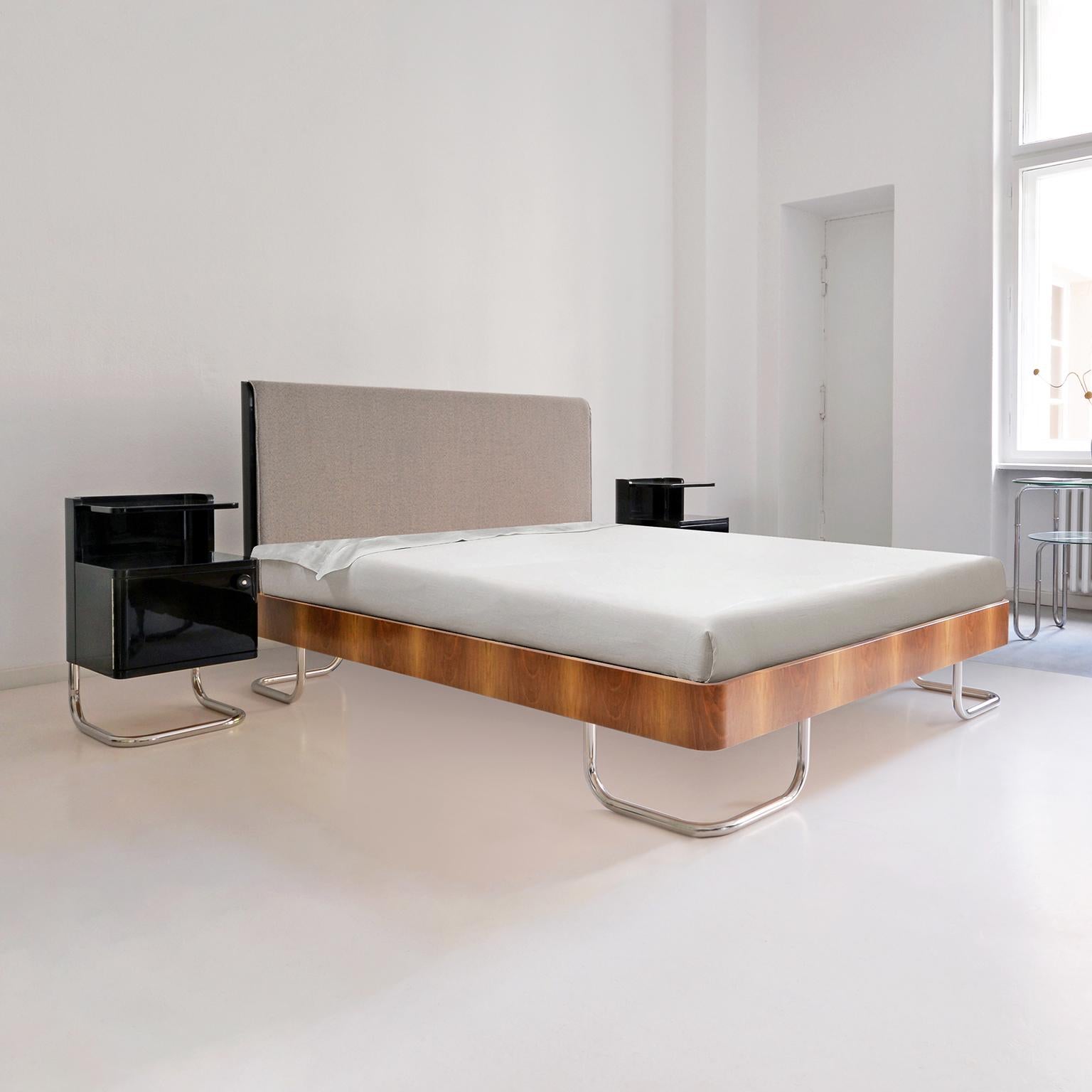 Modernes zeitgenössisches anpassbares Doppelbett aus handgefertigtem Holz, Deutschland, 2018 im Angebot 6