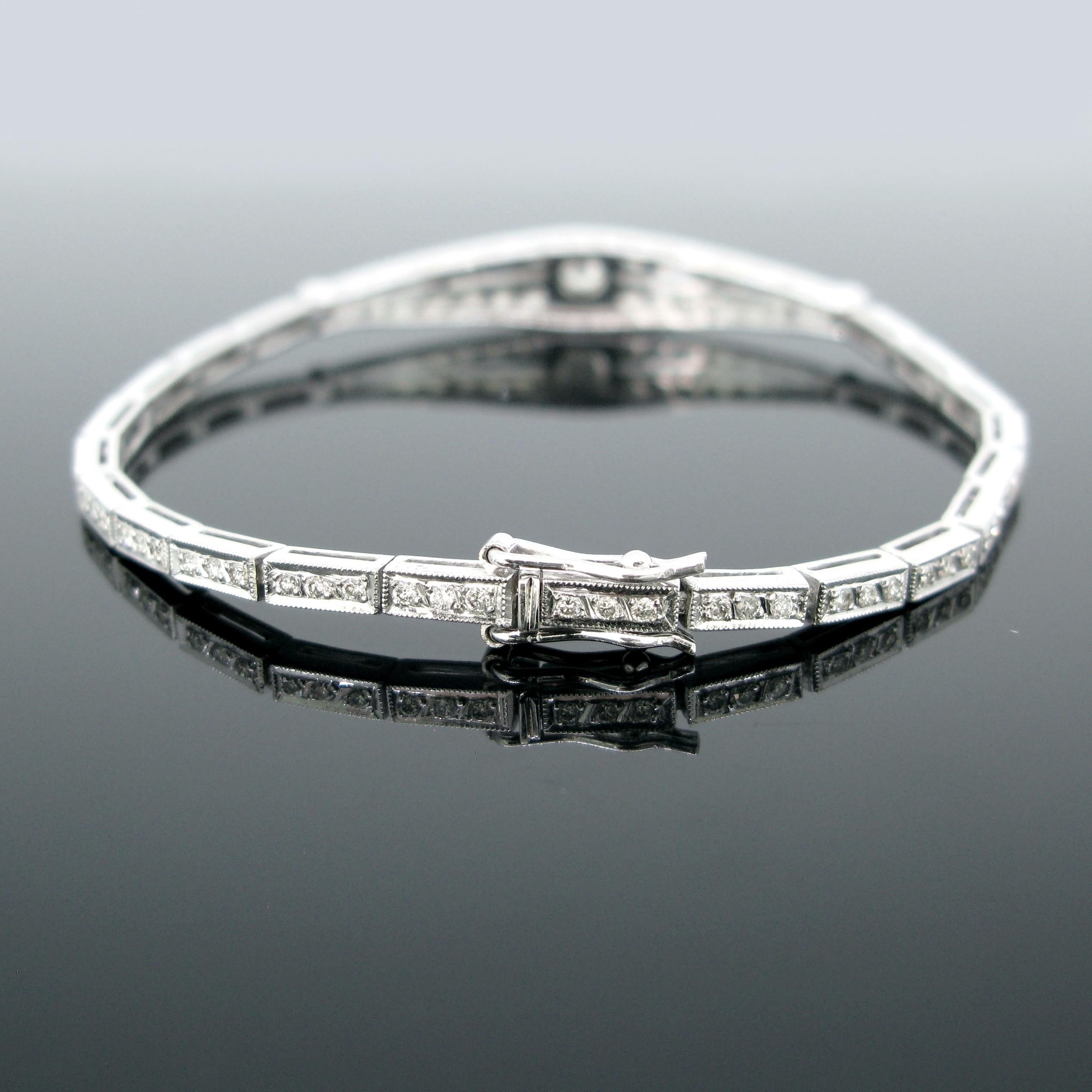 Modern Contemporary Diamond Line White Gold Bracelet In New Condition In London, GB