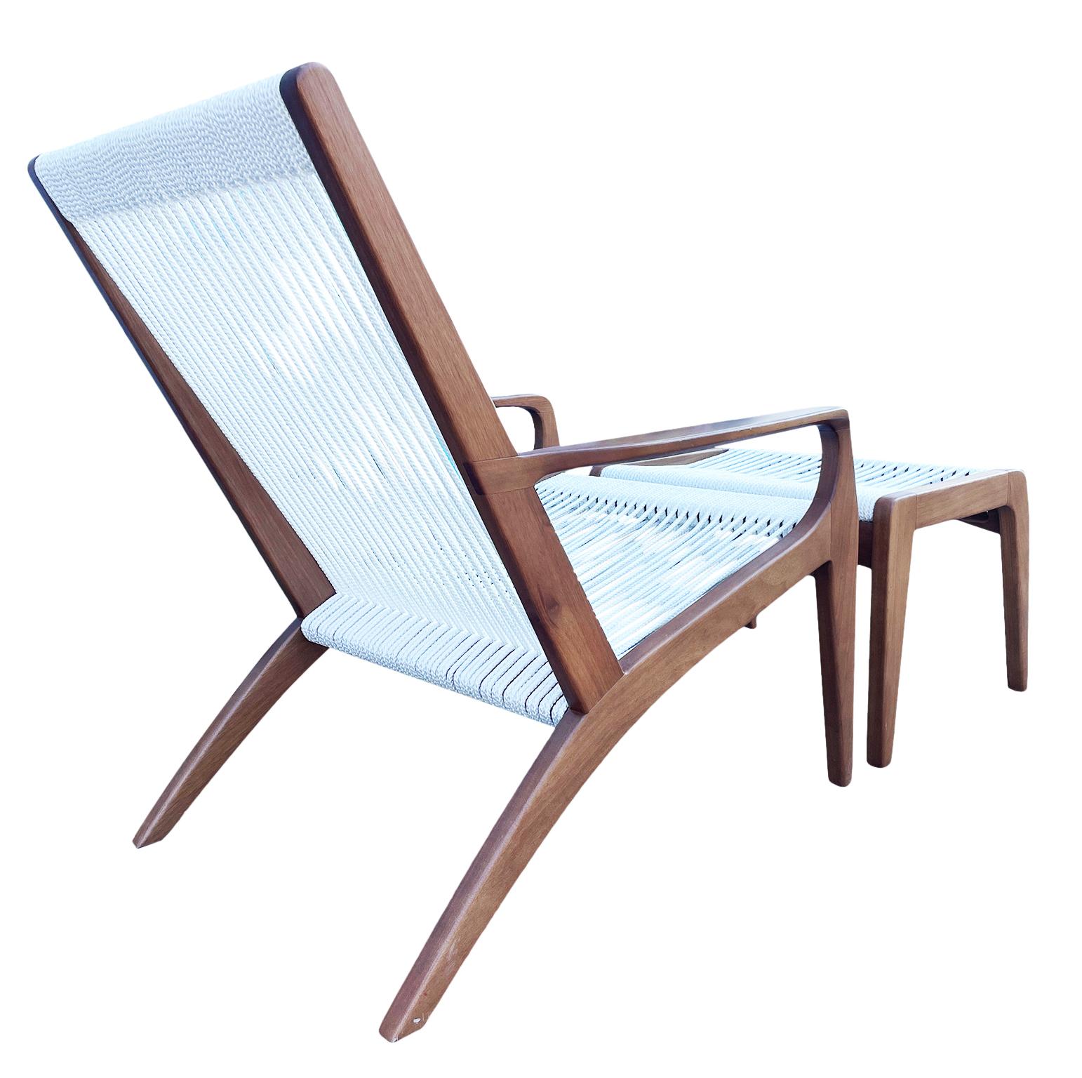 Modern Contemporary Gisele Lounge Chair and Ottoman by Aristeu Pires Brazil In Good Condition In BROOKLYN, NY