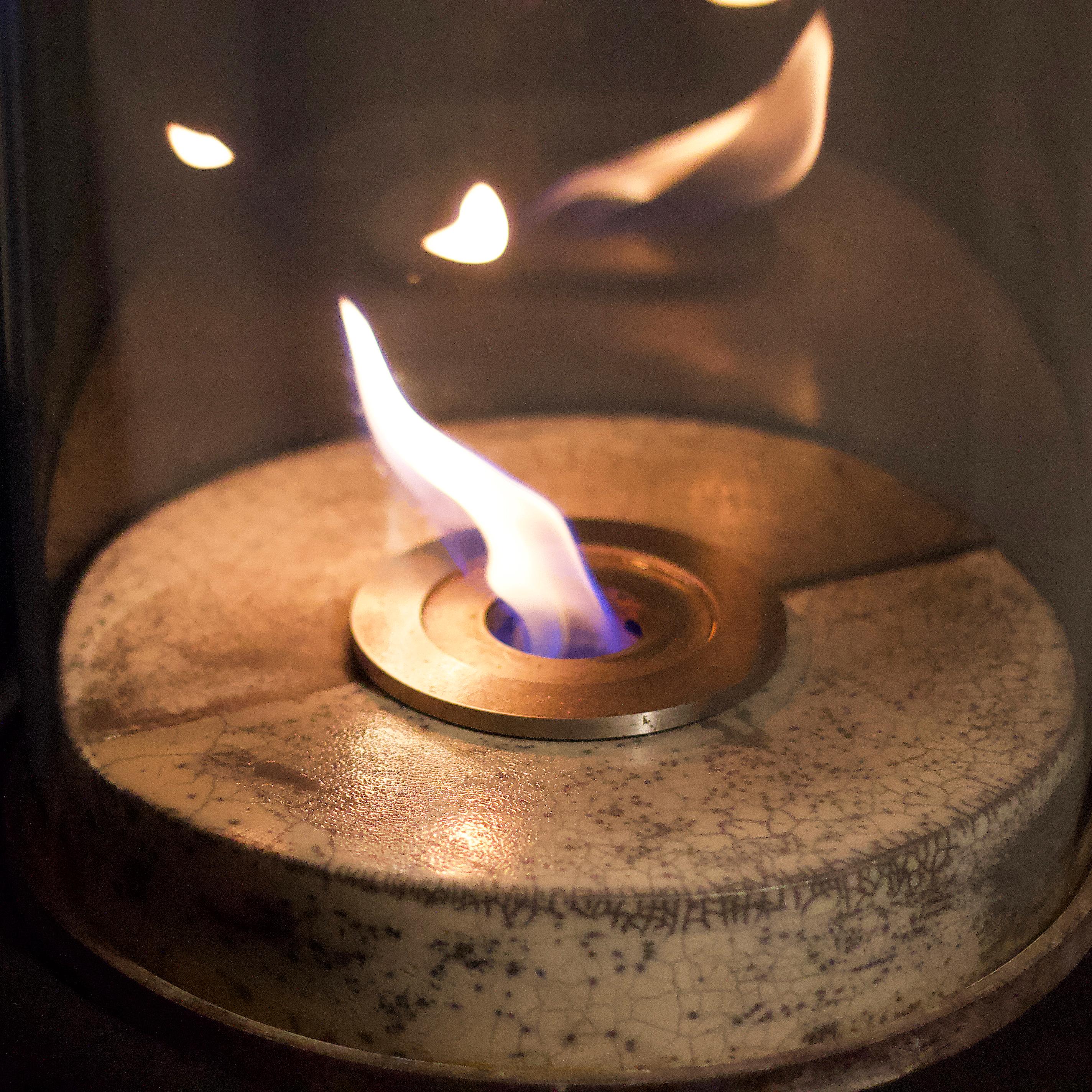 Moderna Contemporánea Japonesa Minimalista LAAB Kaze Bio Chimenea Aire Vidrio Metal en venta 1