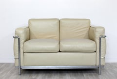Modern Contemporary Le Corbusier Cream Leather and Chrome Loveseat Sofa Italy