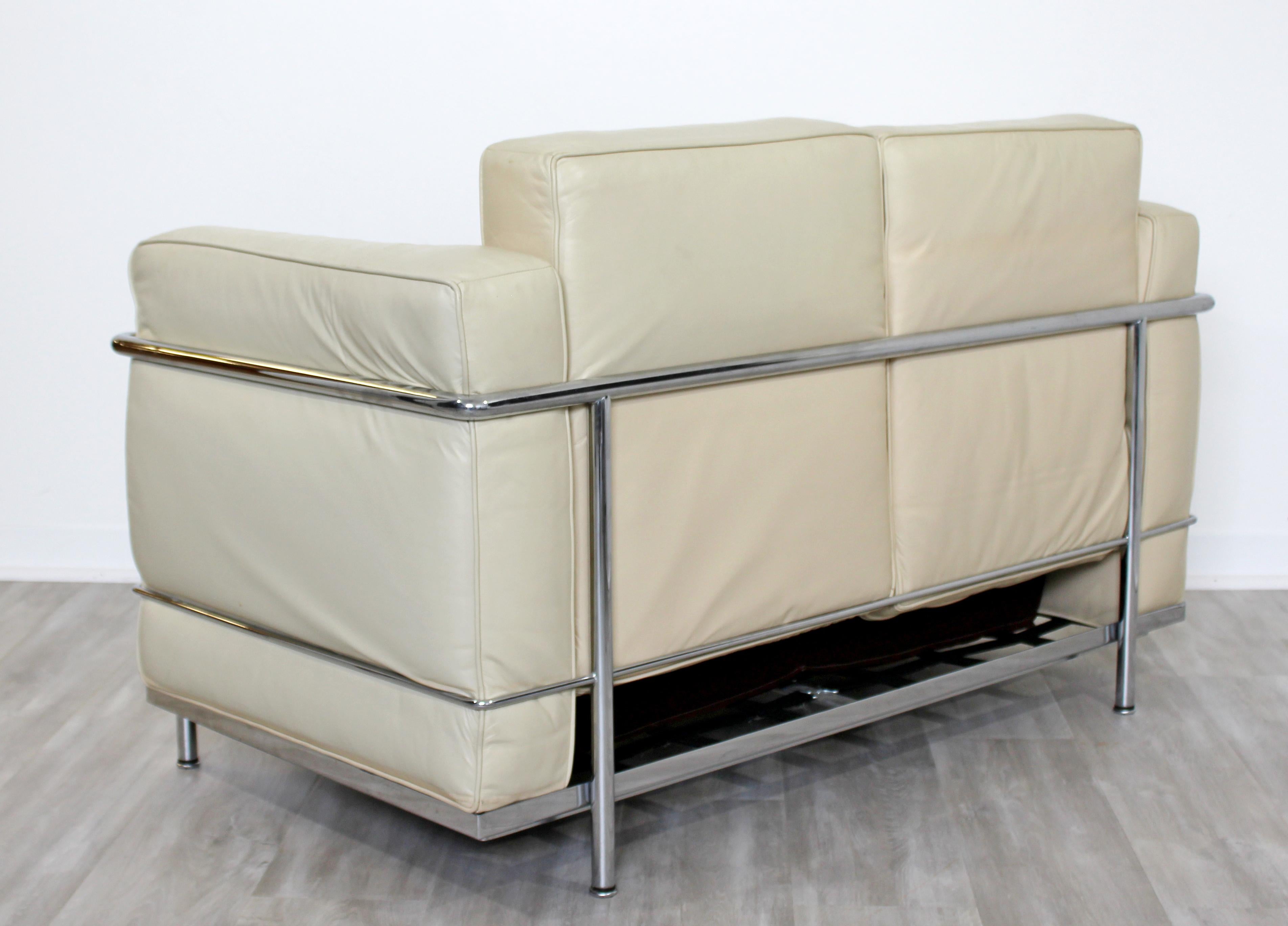 20th Century Modern Contemporary Le Corbusier Cream Leather and Chrome Loveseat Sofa Italy