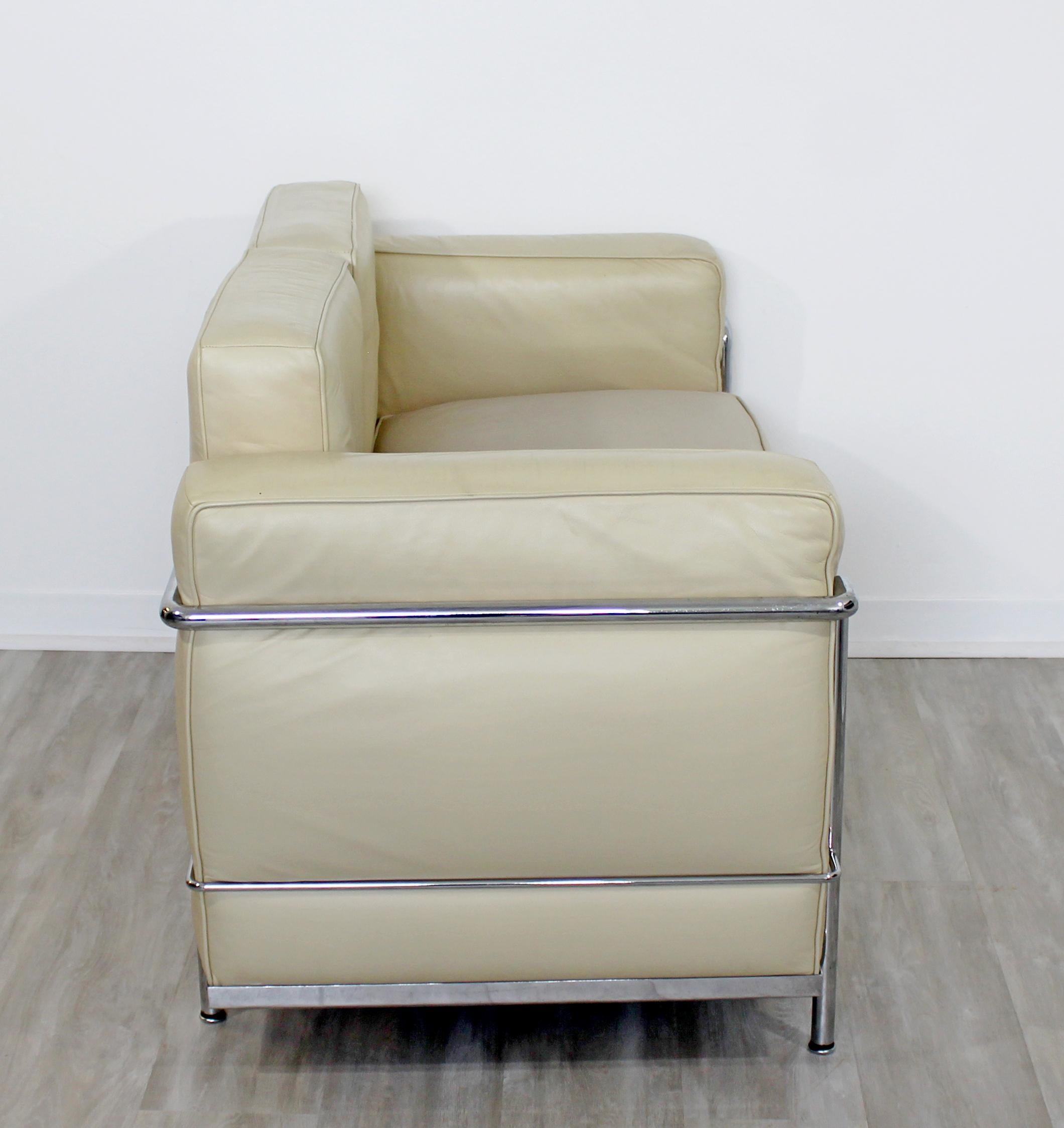 Modern Contemporary Le Corbusier Cream Leather and Chrome Loveseat Sofa Italy 2