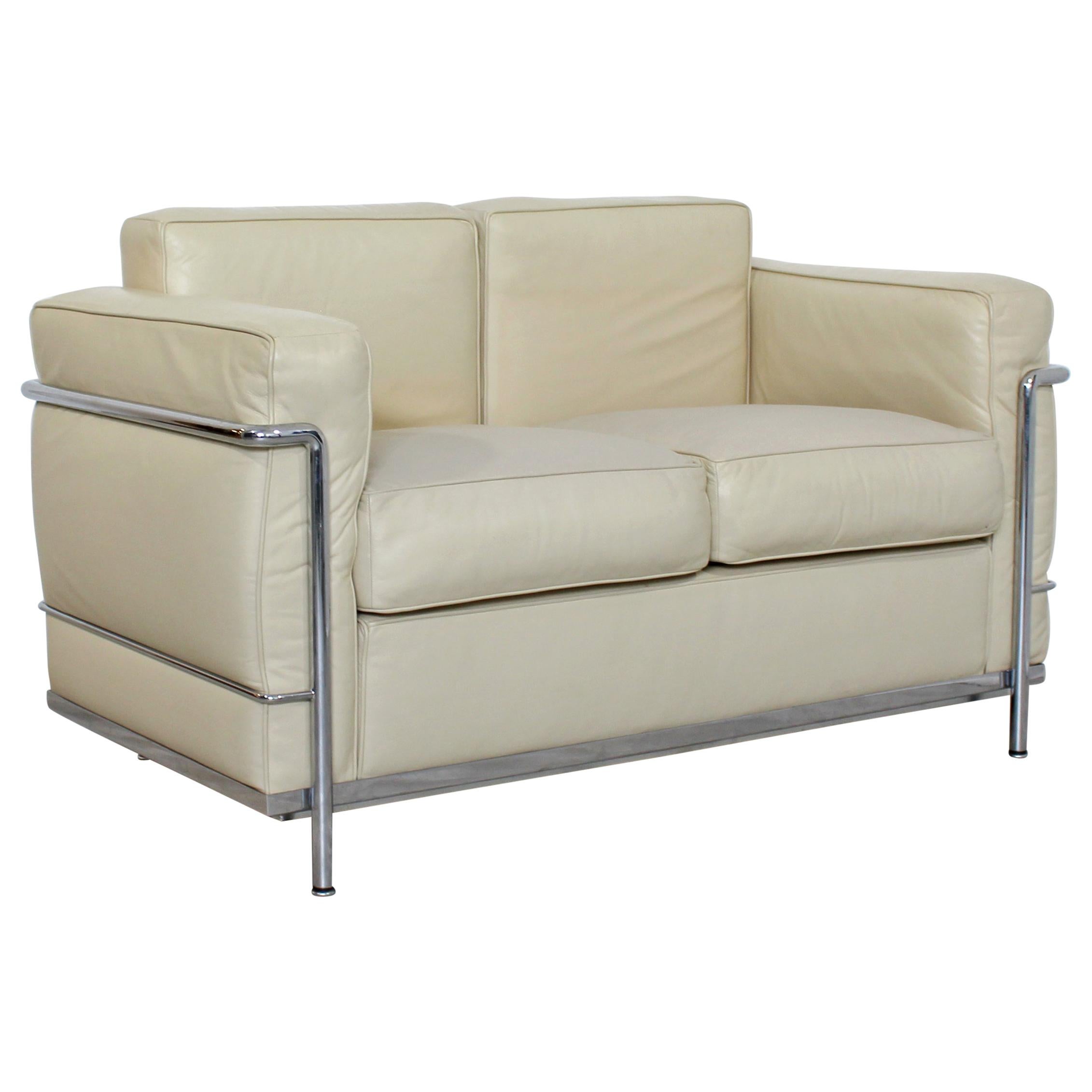 Modern Contemporary Le Corbusier Cream Leather and Chrome Loveseat Sofa Italy