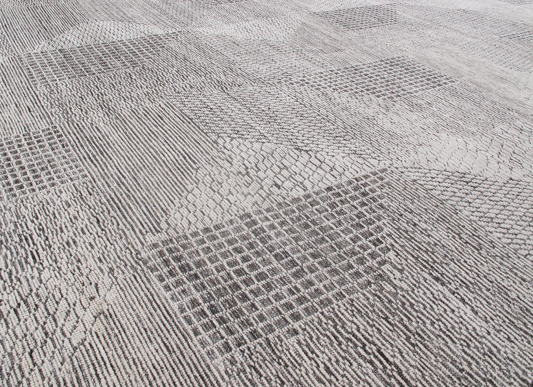 Notre tapis Mosaic est noué à la main et fabriqué à partir de la meilleure laine teintée naturellement, cardée et filée à la main. 
Tailles et couleurs personnalisées disponibles. La taille du tapis est de 9'0