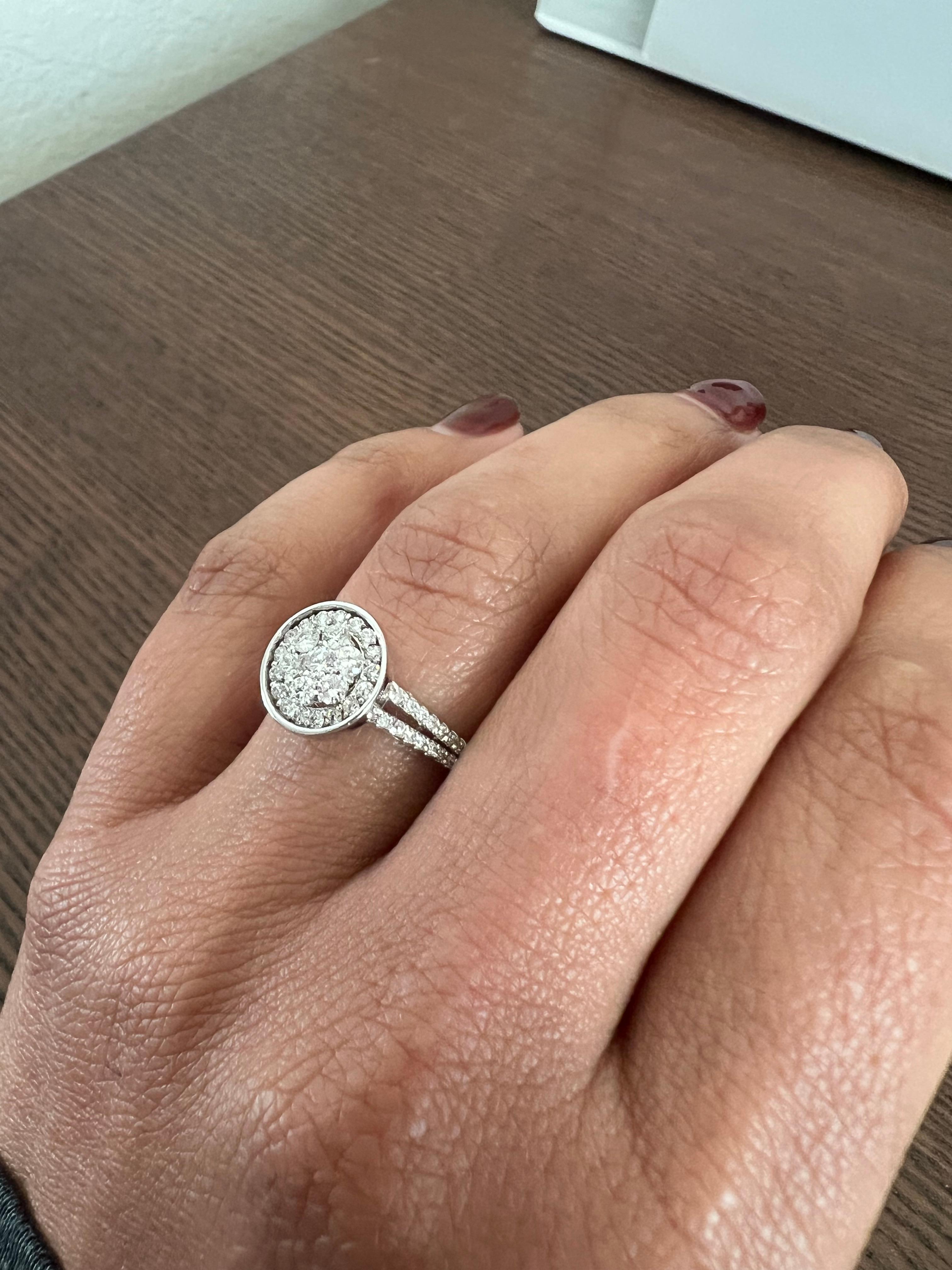 Bague de fiançailles The Moderns Contemporary Natural Diamond 0.60 Carat White Gold en vente 1
