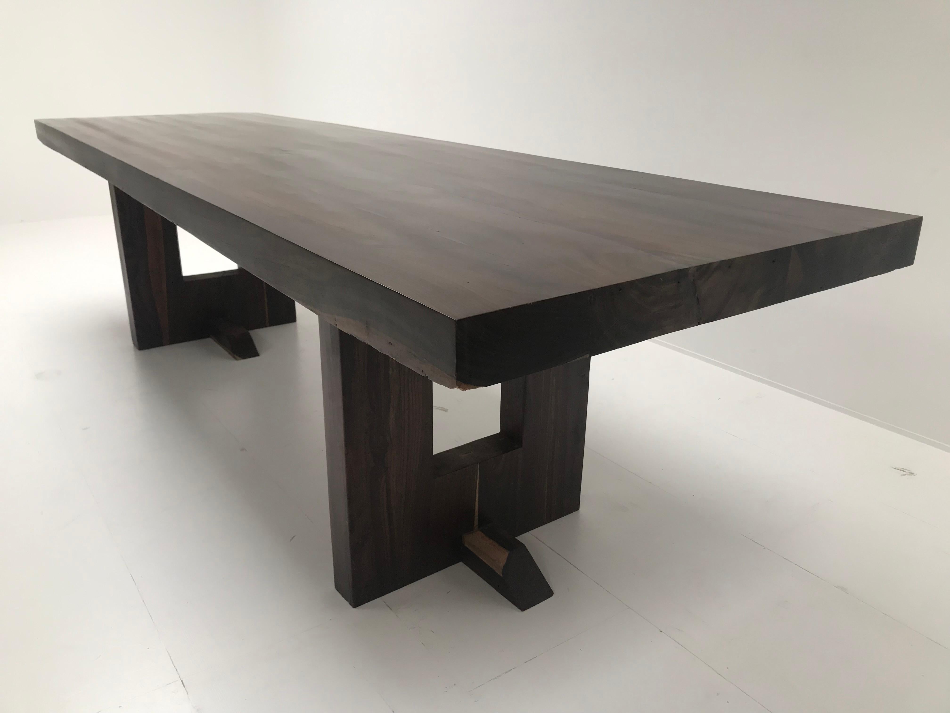 Moderner, zeitgenössischer rechteckiger Tisch im Angebot 6