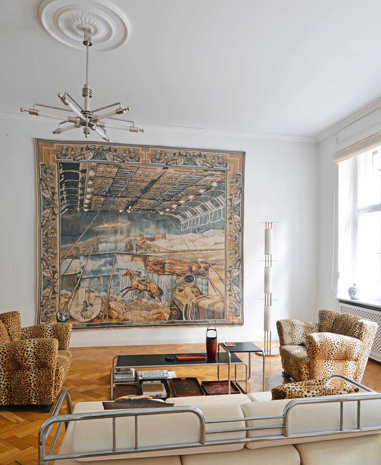 Allemand Lampadaire sculptural moderne et contemporain, laiton, cylindres en verre opale, sur mesure en vente