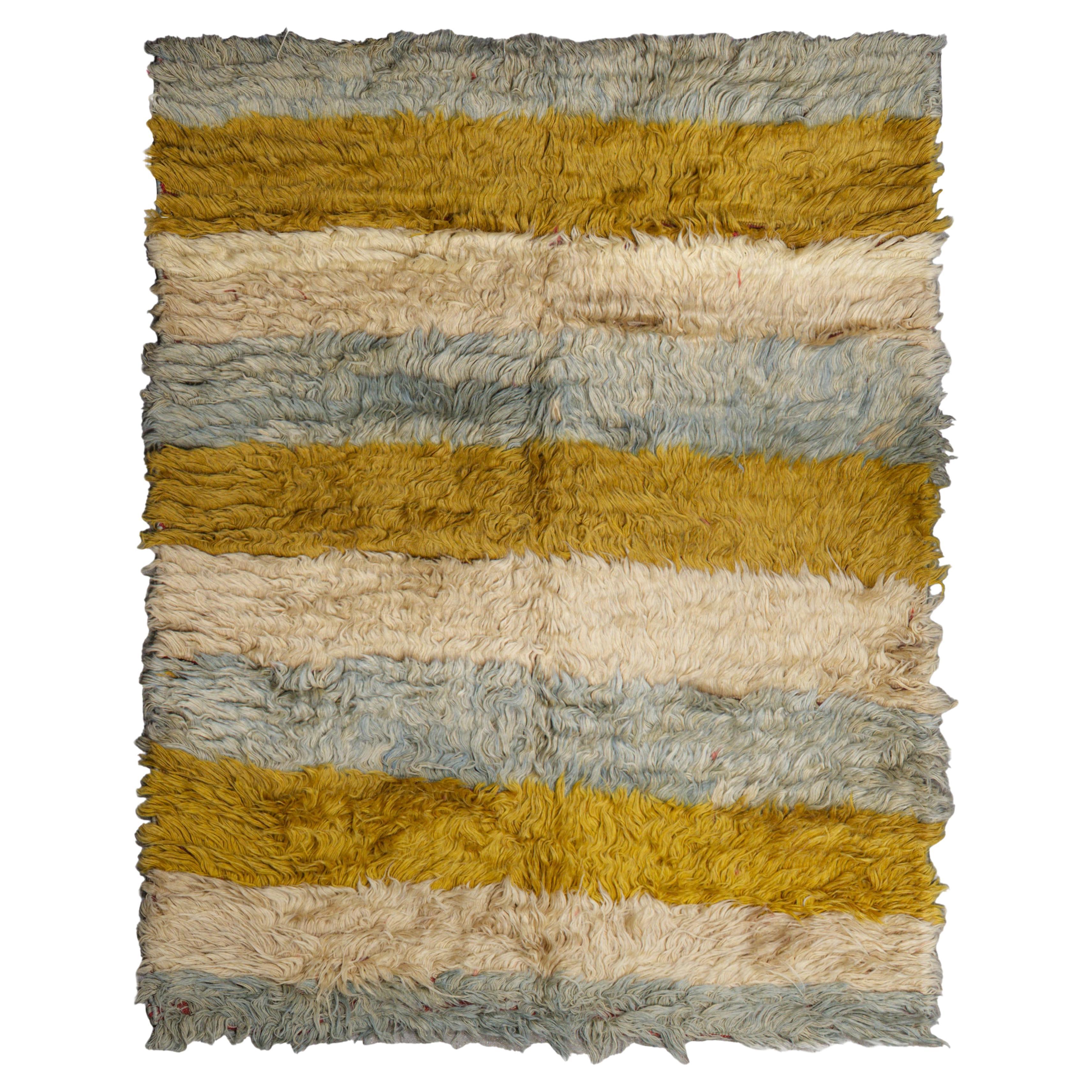 Moderner / Zeitgenössischer gestreifter Wollteppich, 4 ft × 5 ft, Senf und Blau im Angebot