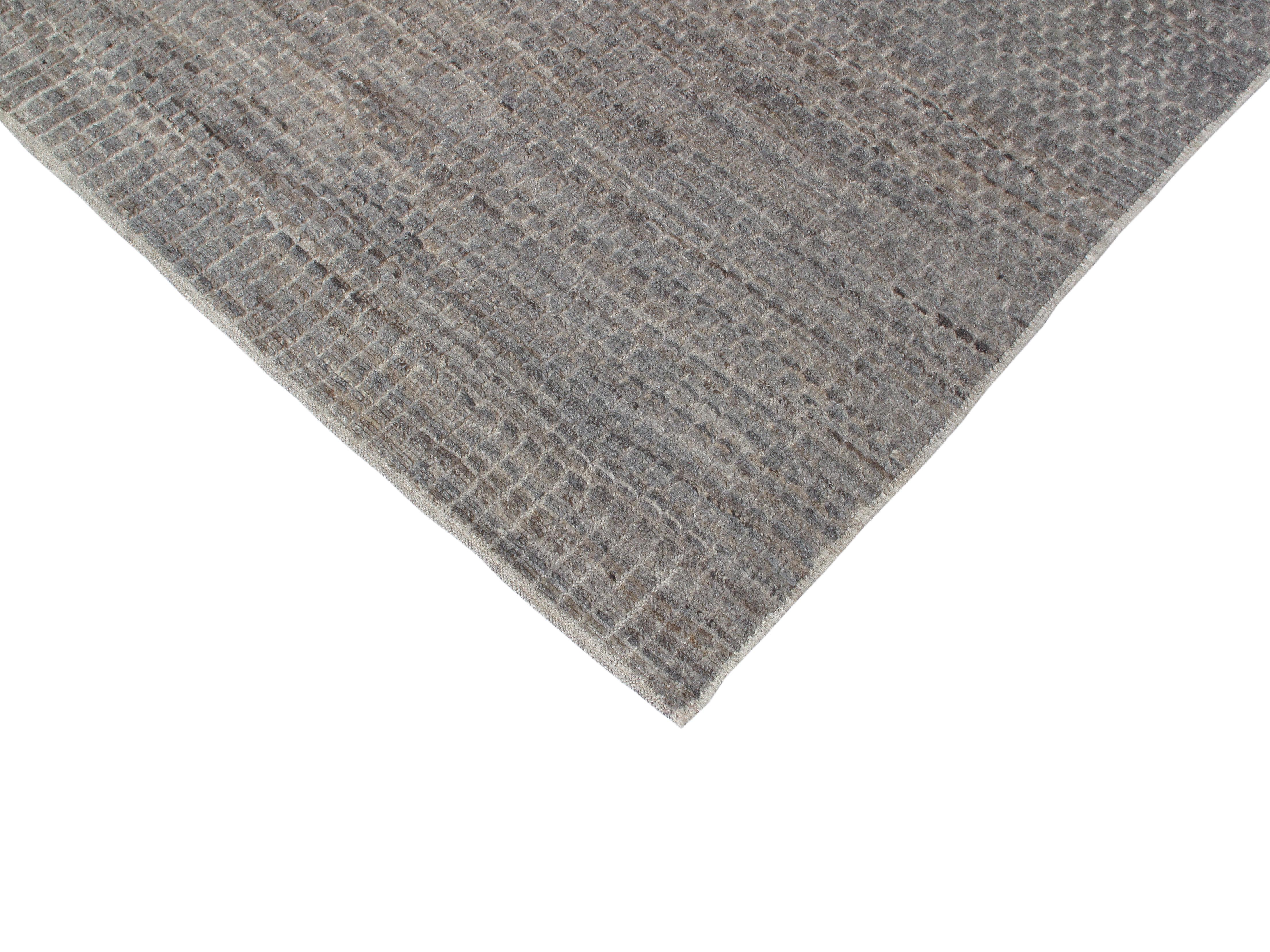 Modern Contemporary Textural Relief Grey Wool Rug In New Condition For Sale In New York, NY