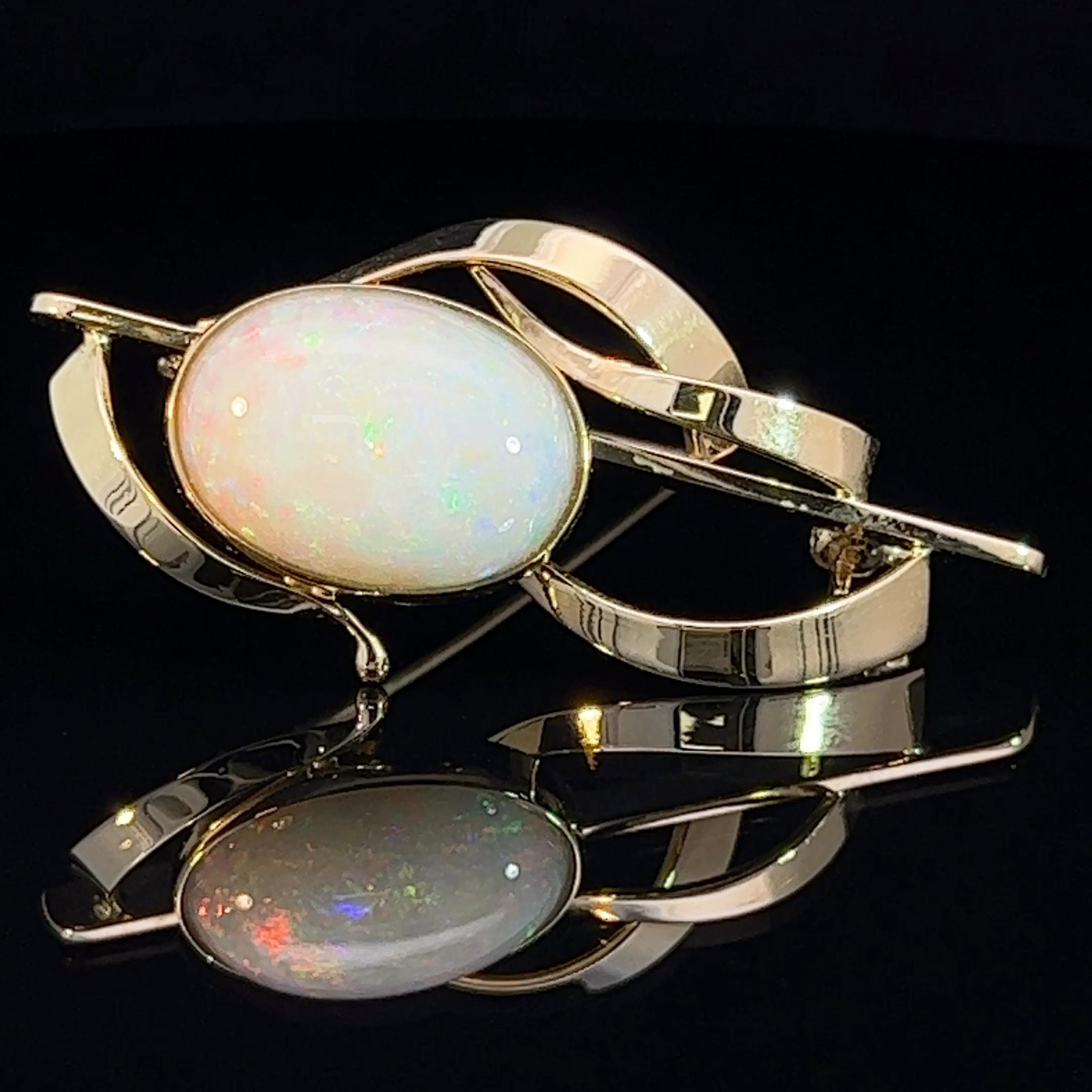 Modern Coober Pedy Opal Gold Ribbon Brooch Circa 1980 For Sale 1