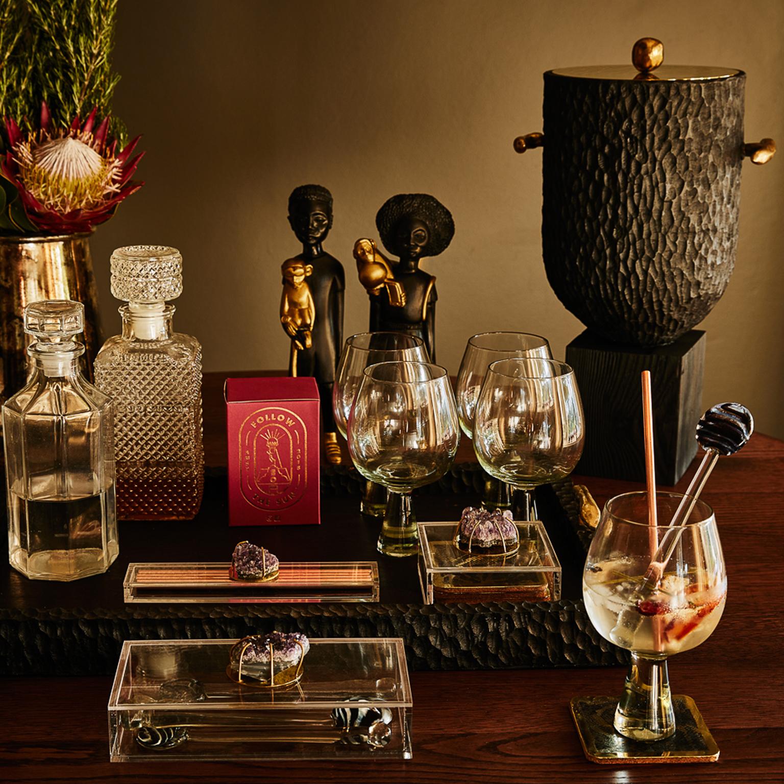 Ensemble moderne de bar à paille en cuivre présenté dans une boîte en Lucite décorée d'agates en vente 5