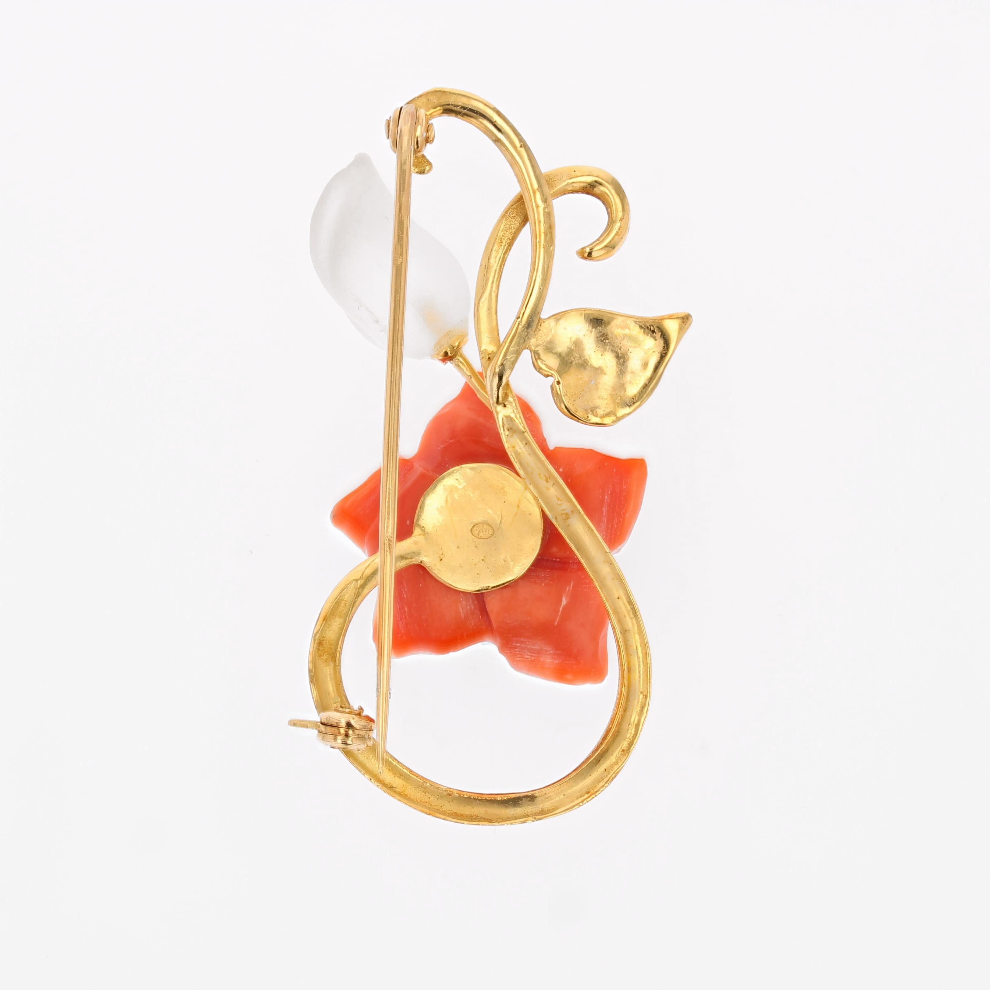 Perle The Modernity Coral Cultured Pearl Rock Crystal 18 K Yellow Gold Flower Brooch (Broche fleur en or jaune 18 K) en vente