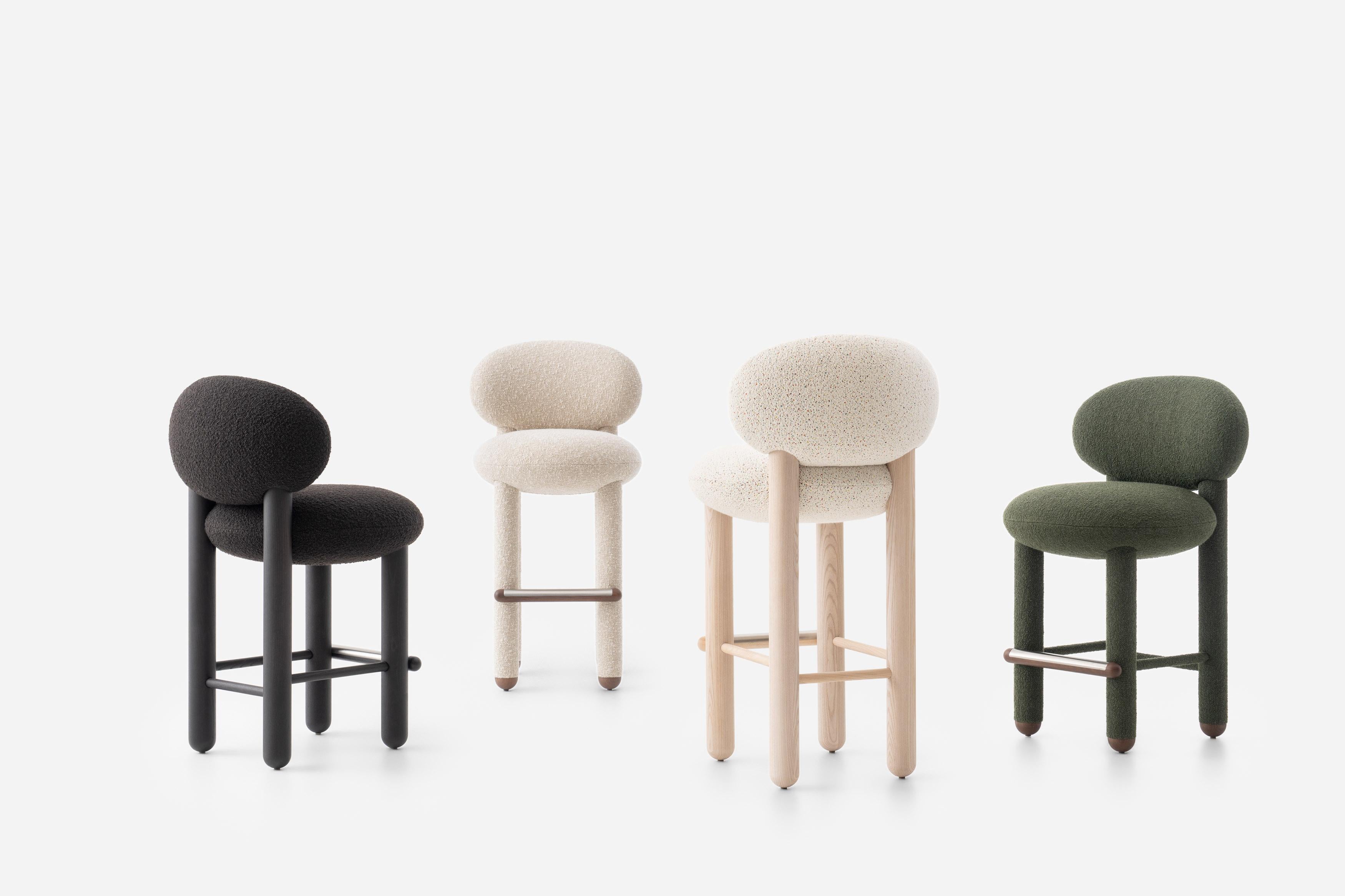 Sedia da banco moderna Flock CS2/65 cm con gambe in legno in Dedar Karakorum di NOOM in vendita 8