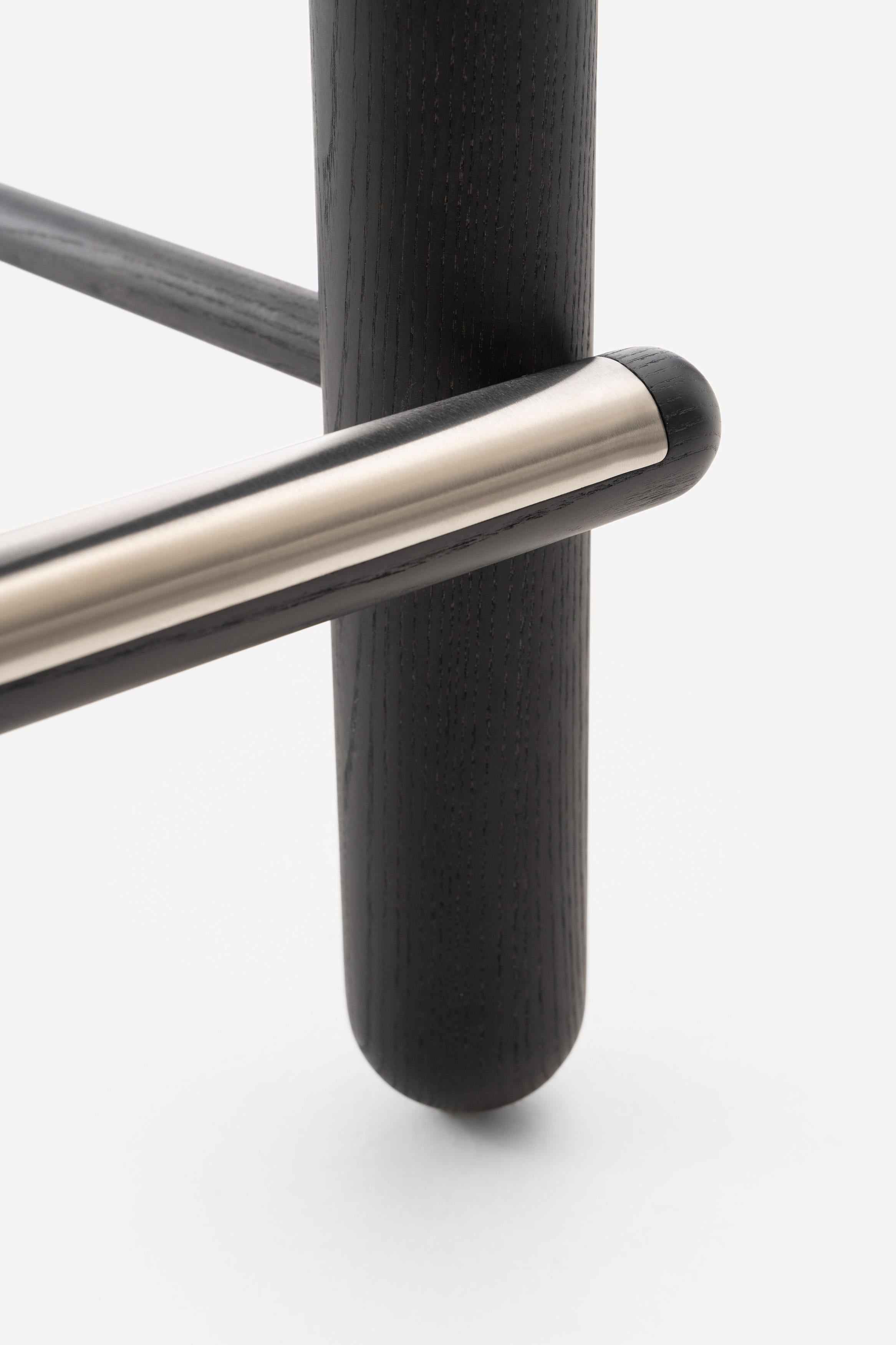 XXI secolo e contemporaneo Sedia da banco moderna Flock CS2/65 cm con gambe in legno in Dedar Karakorum di NOOM in vendita