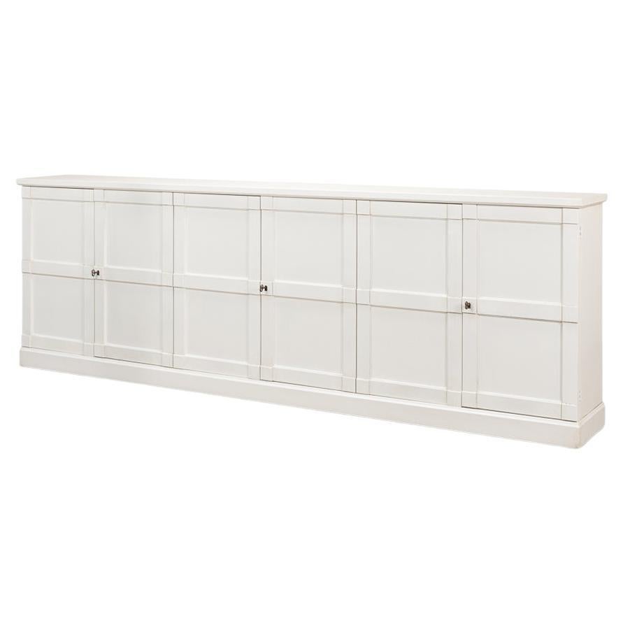 Modernes weiß lackiertes Sideboard im Landhausstil