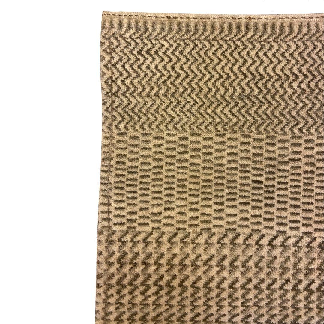 Tessuto a mano Tappeto moderno crema e grigio, Architectural Design by Orley Shabahang, 2' x 3' in vendita
