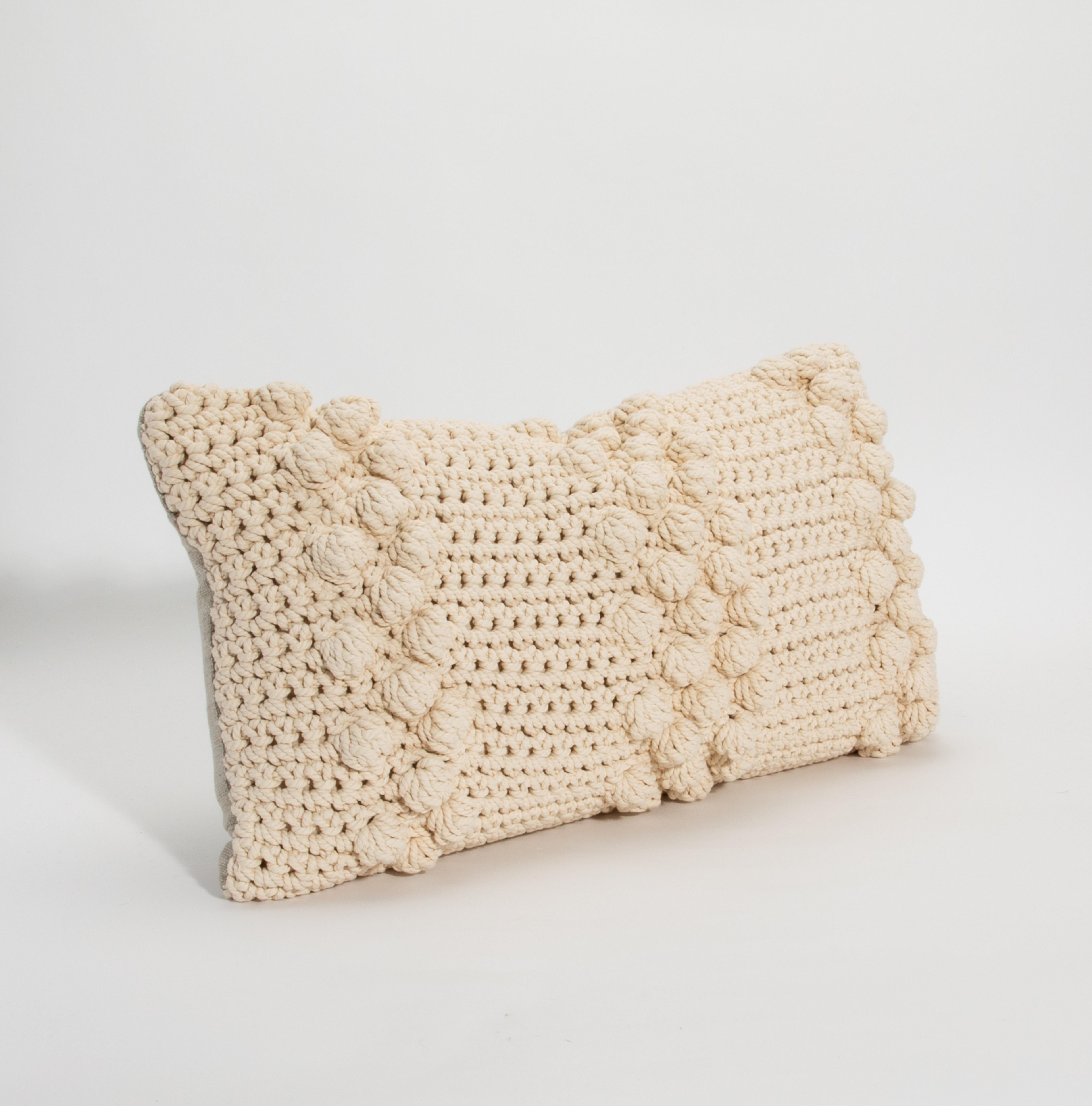 Moderne Coussin Kidney décoratif moderne couleur crème en vente