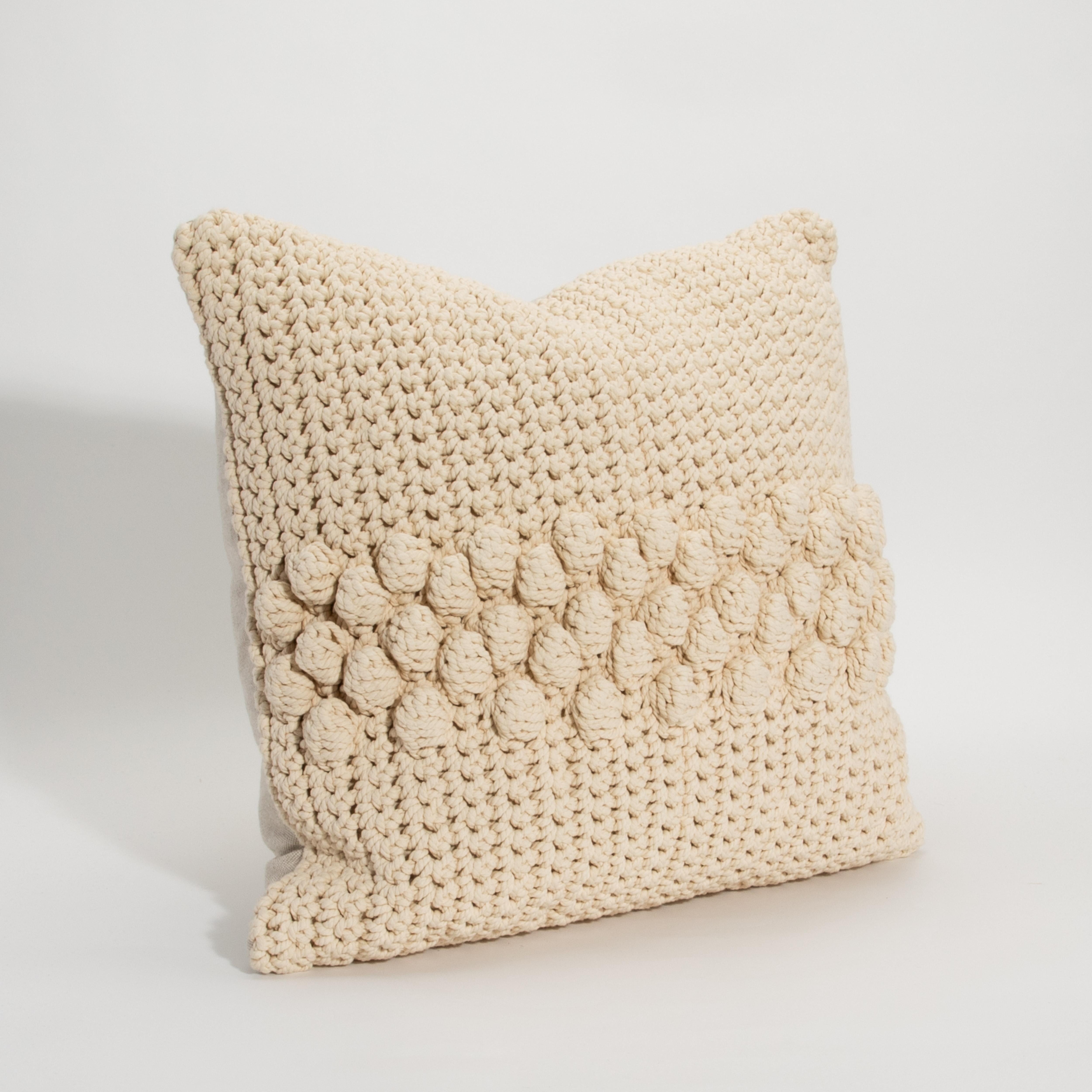 Moderne Coussin décoratif moderne crème Macrame en vente