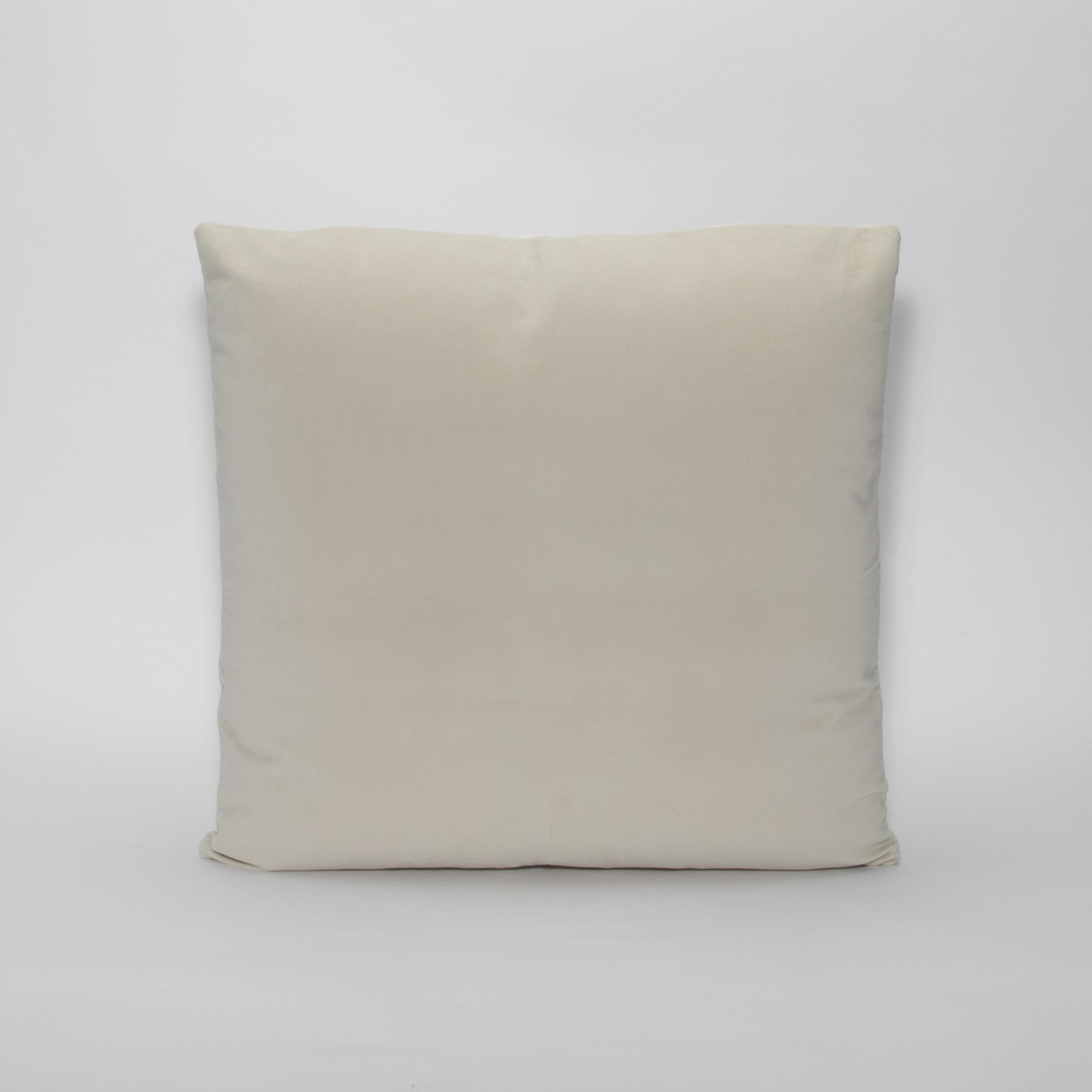 Américain Coussin décoratif moderne en velours crème de MOGUL en vente